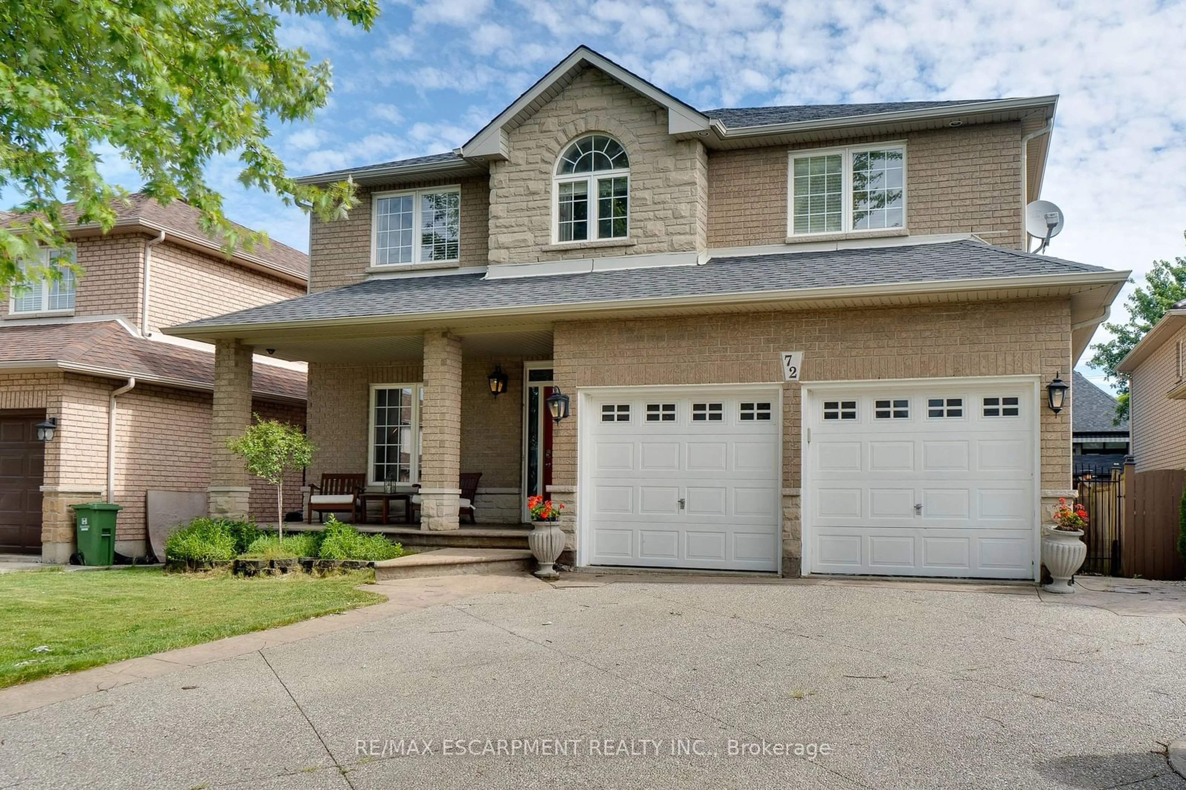 Frontside or backside of a home for 72 Sidney Cres, Hamilton Ontario L8J 3Z1