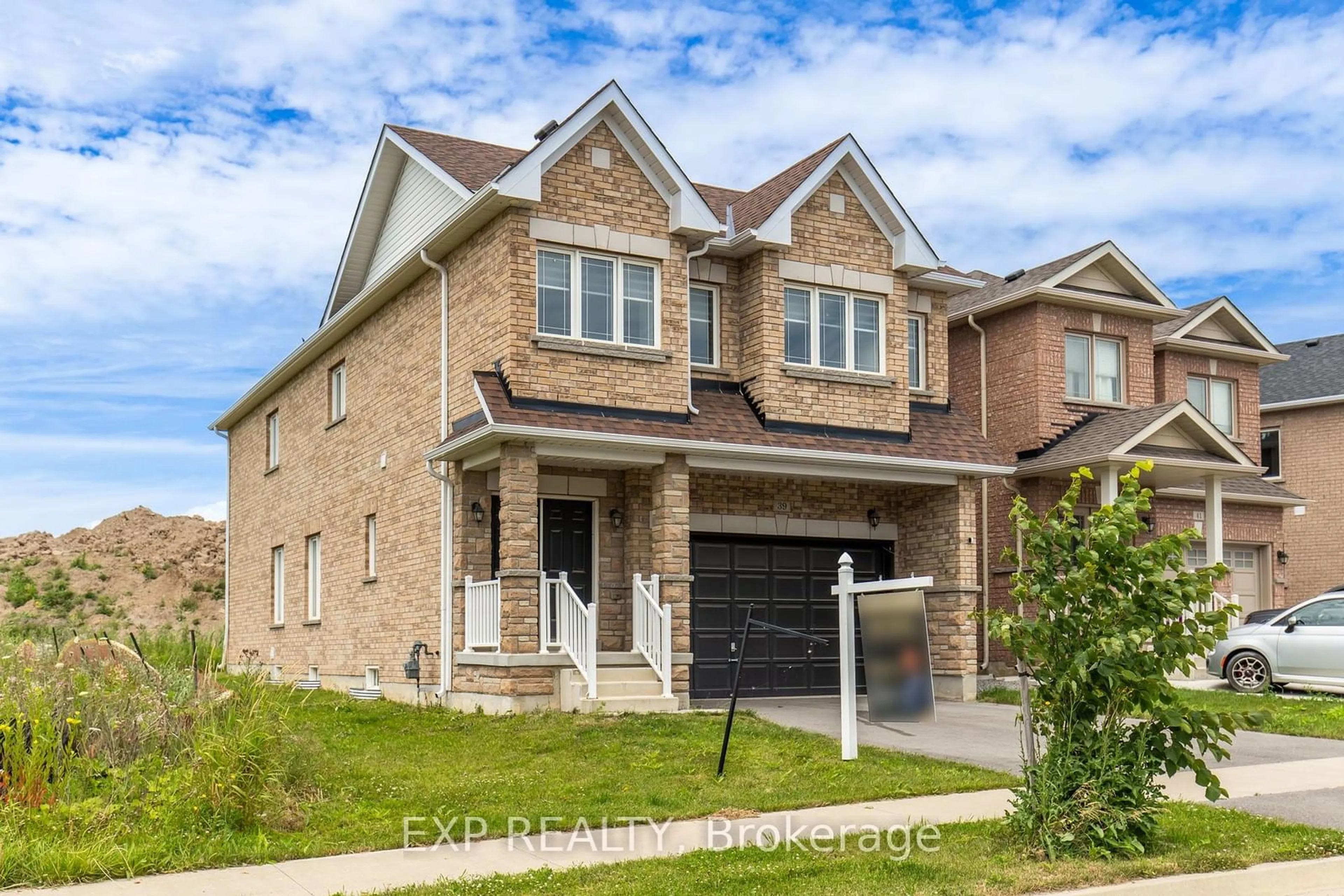 Home with brick exterior material for 39 Baker St, Thorold Ontario L2V 0J5