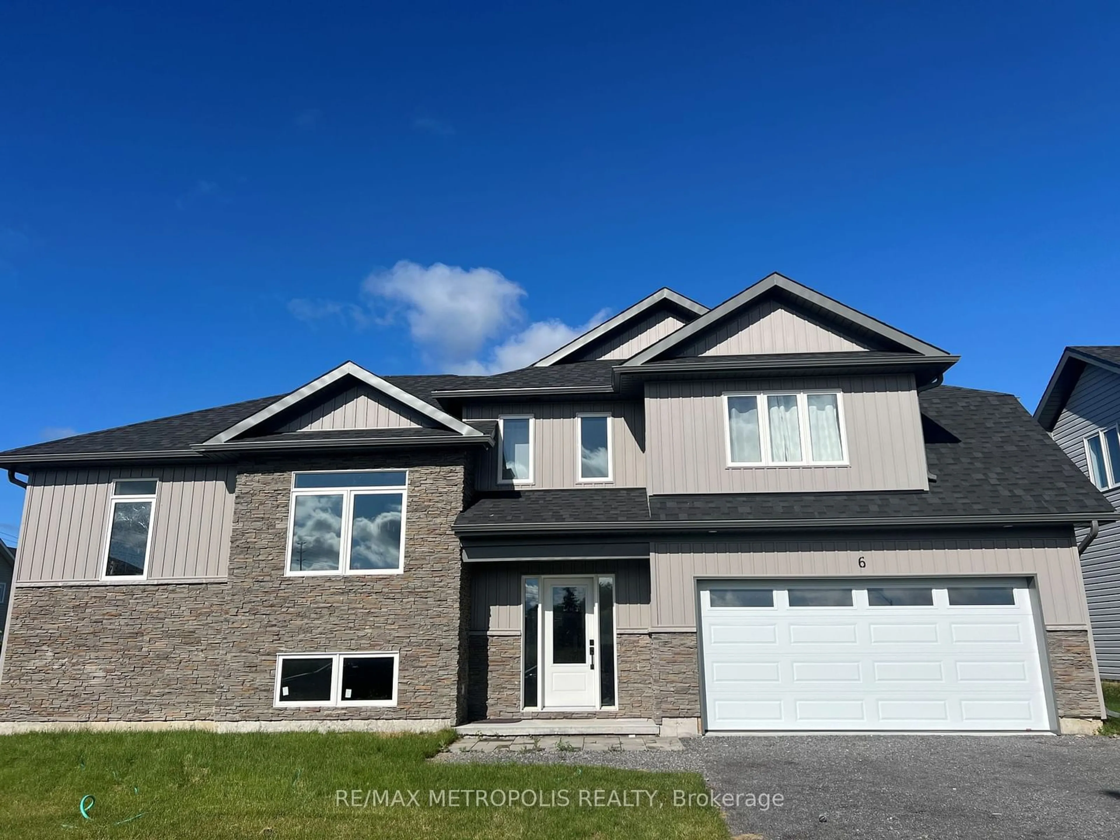 Frontside or backside of a home for 6 Summit Cres, Belleville Ontario K8N 2X2