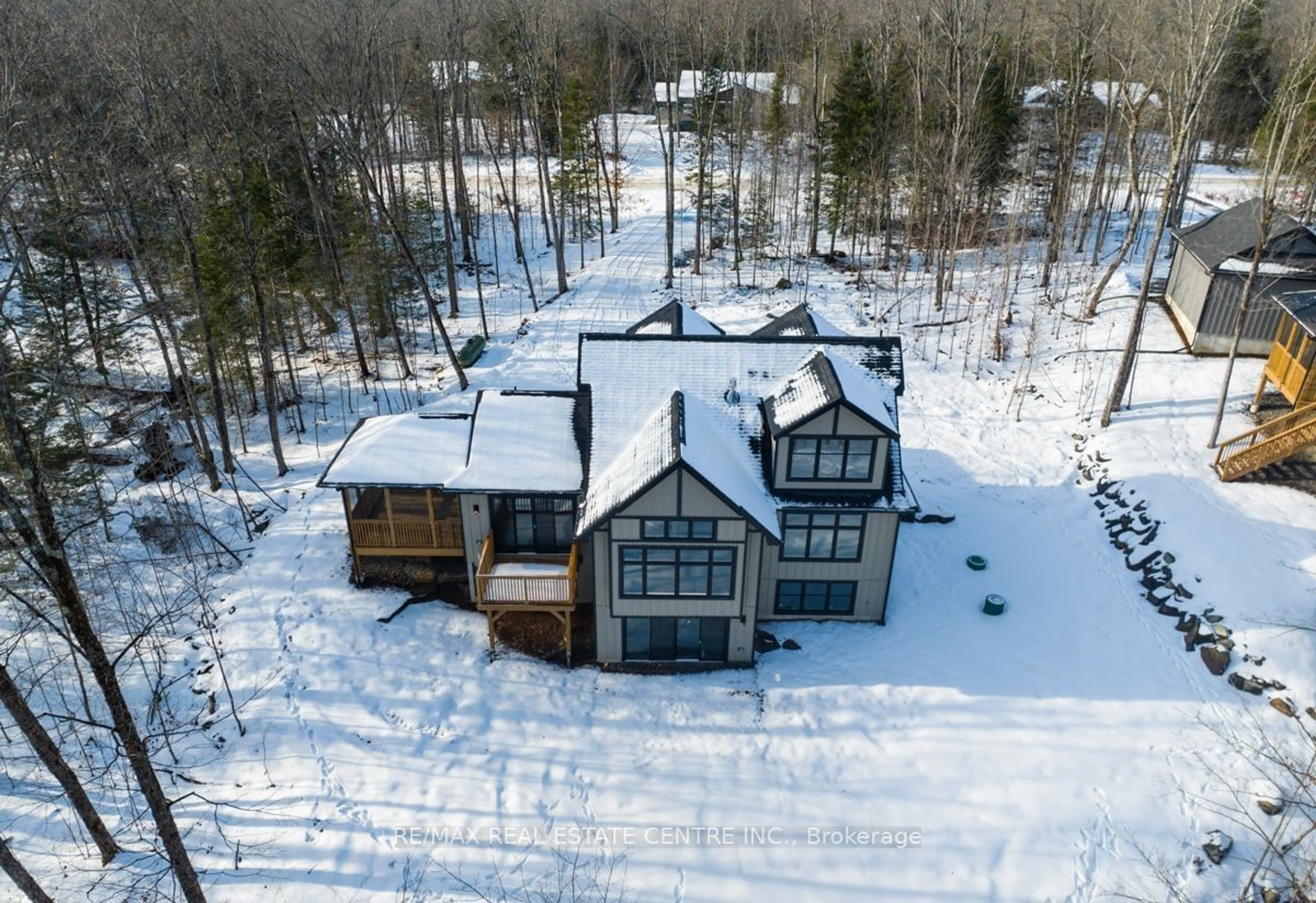 Frontside or backside of a home for 1005 Boyne Ridge Crt, Lake of Bays Ontario P1H 0K1