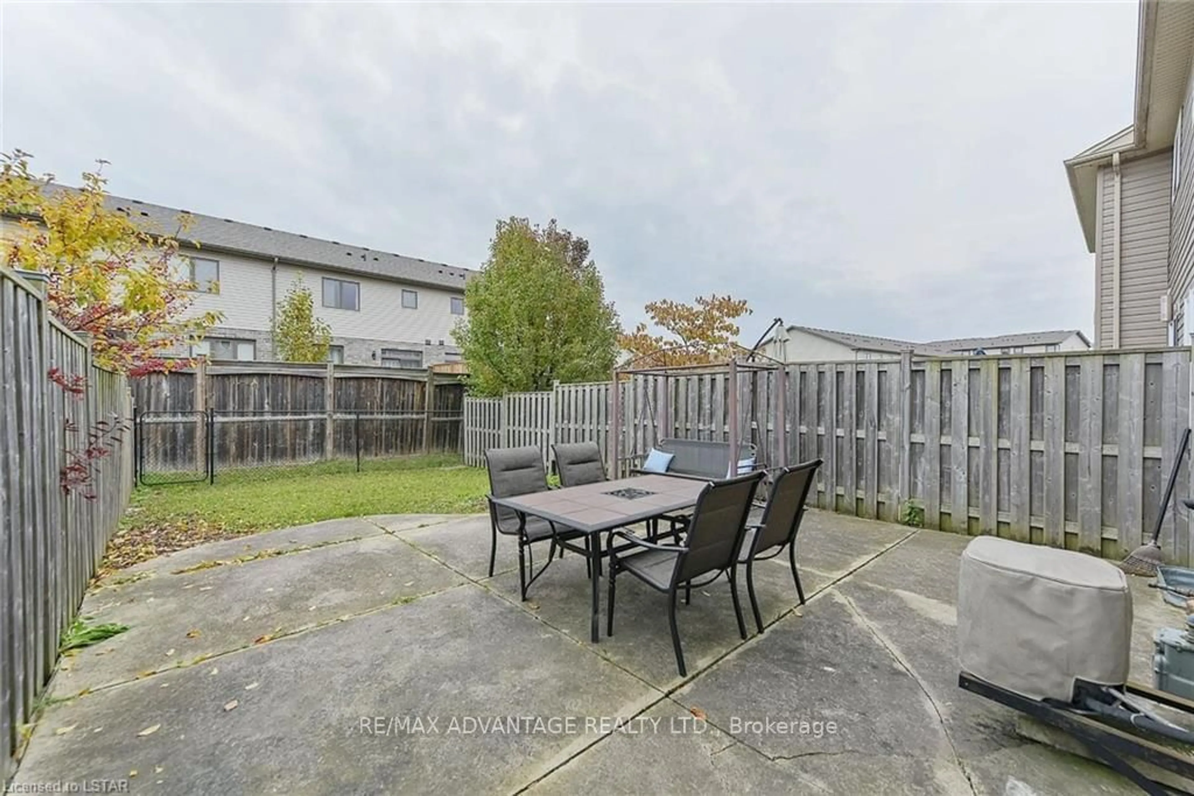 Patio for 1472 Evans Blvd, London Ontario N6M 0A8