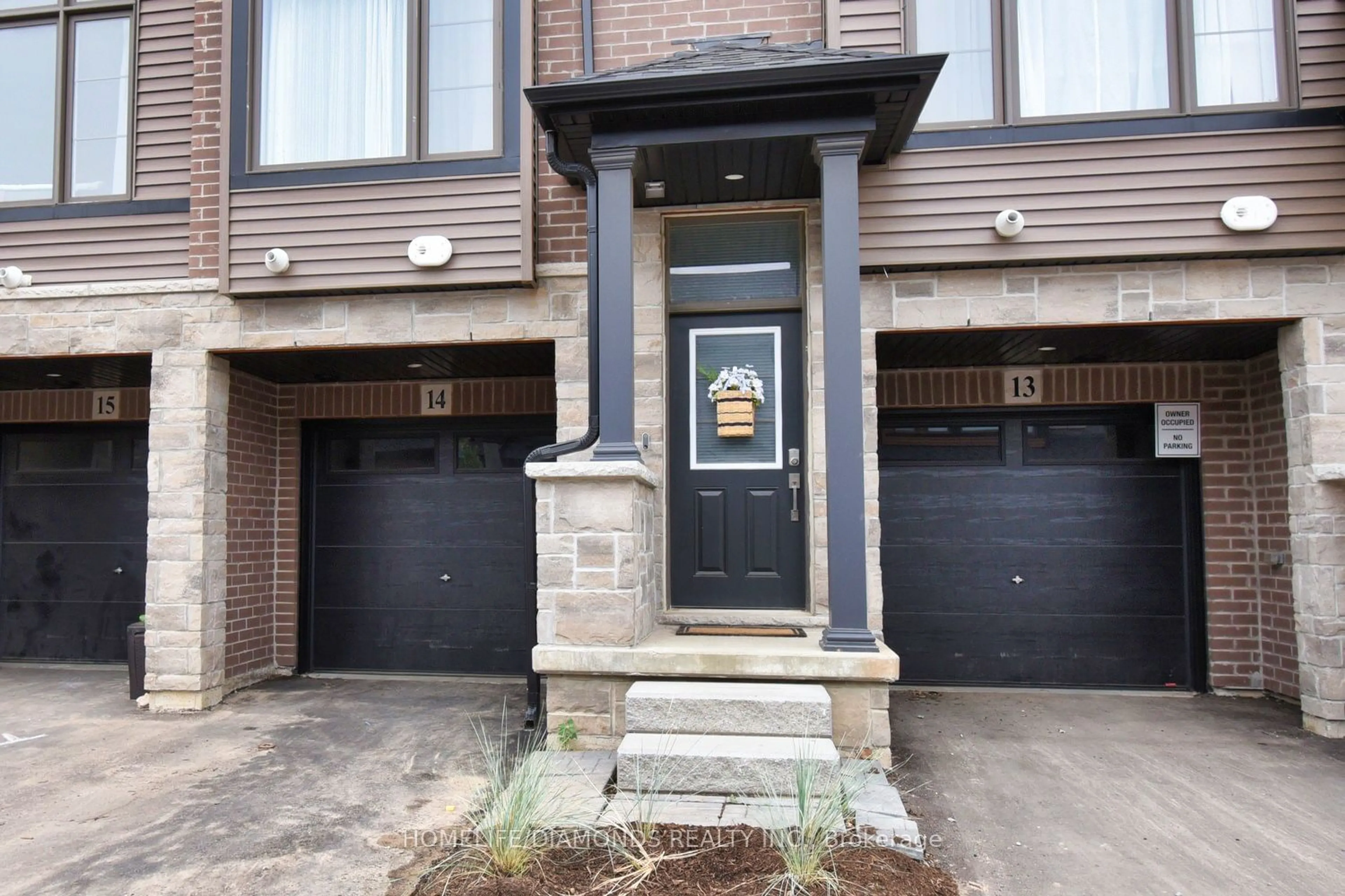A pic from exterior of the house or condo for 106 COURT Dr #14, Brant Ontario N3L 0N1