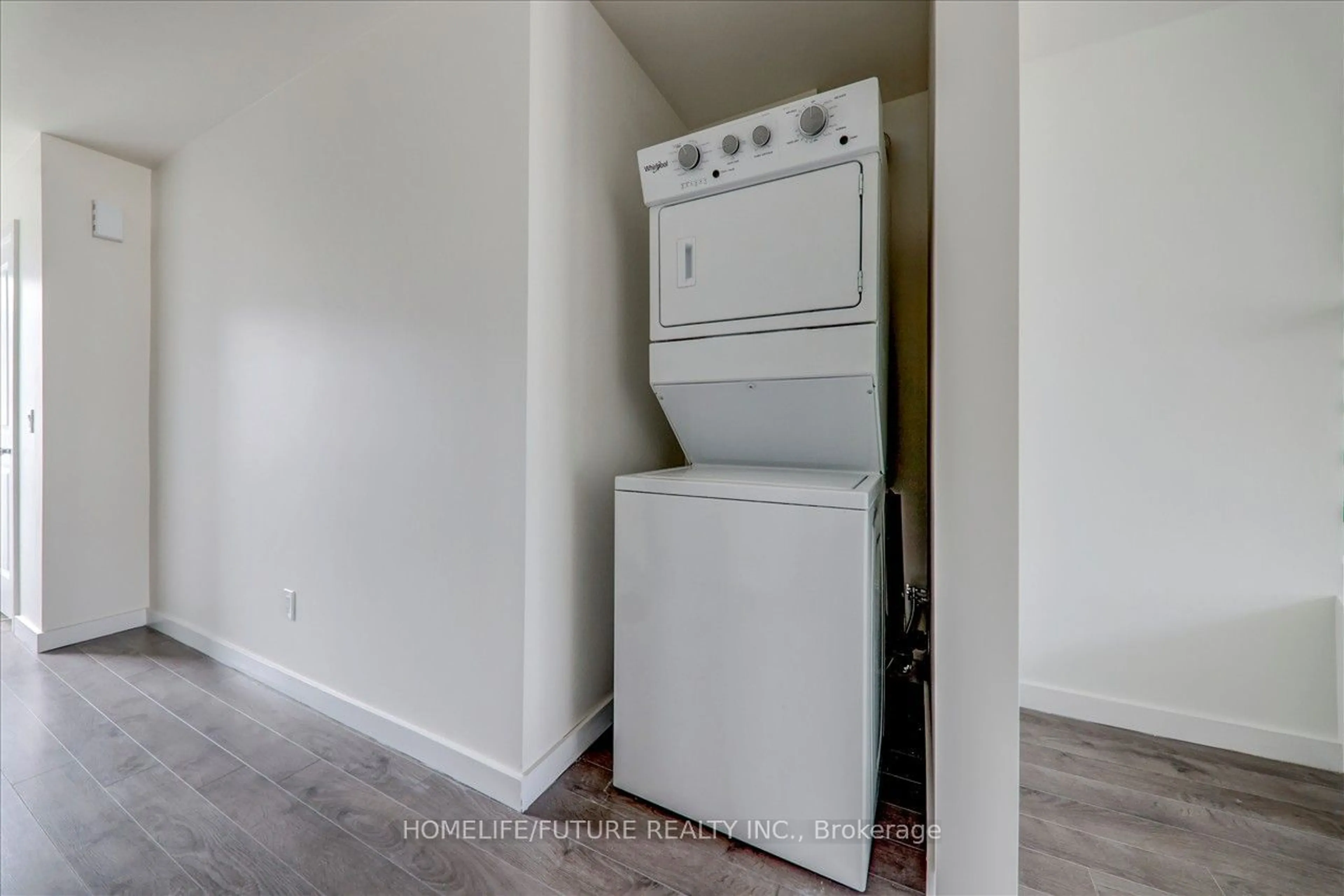 Laundry room for 365 Chaffey St, Welland Ontario L3B 2Y7