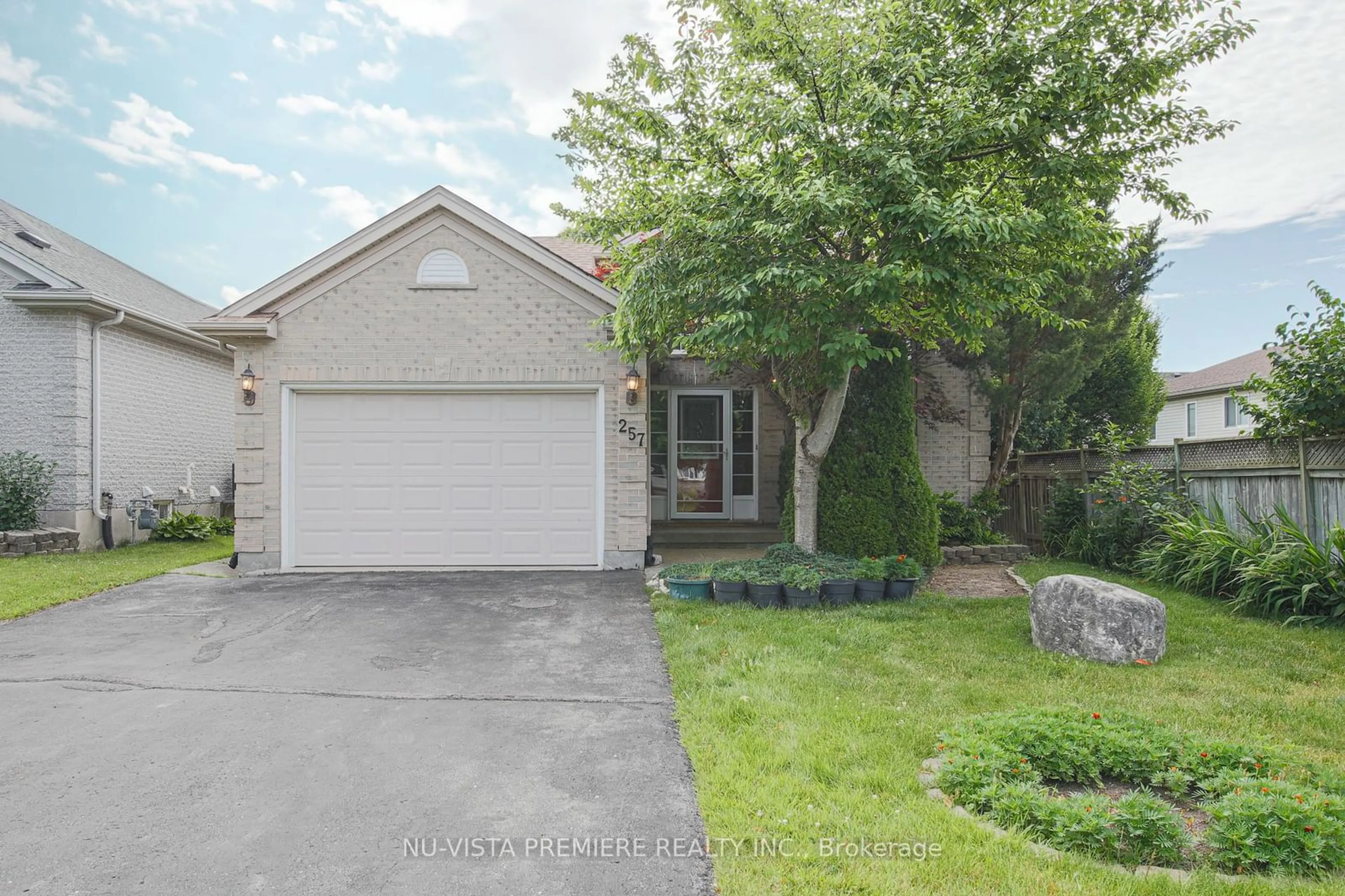 Frontside or backside of a home for 257 Periwinkle Rd, London Ontario N6M 1B7