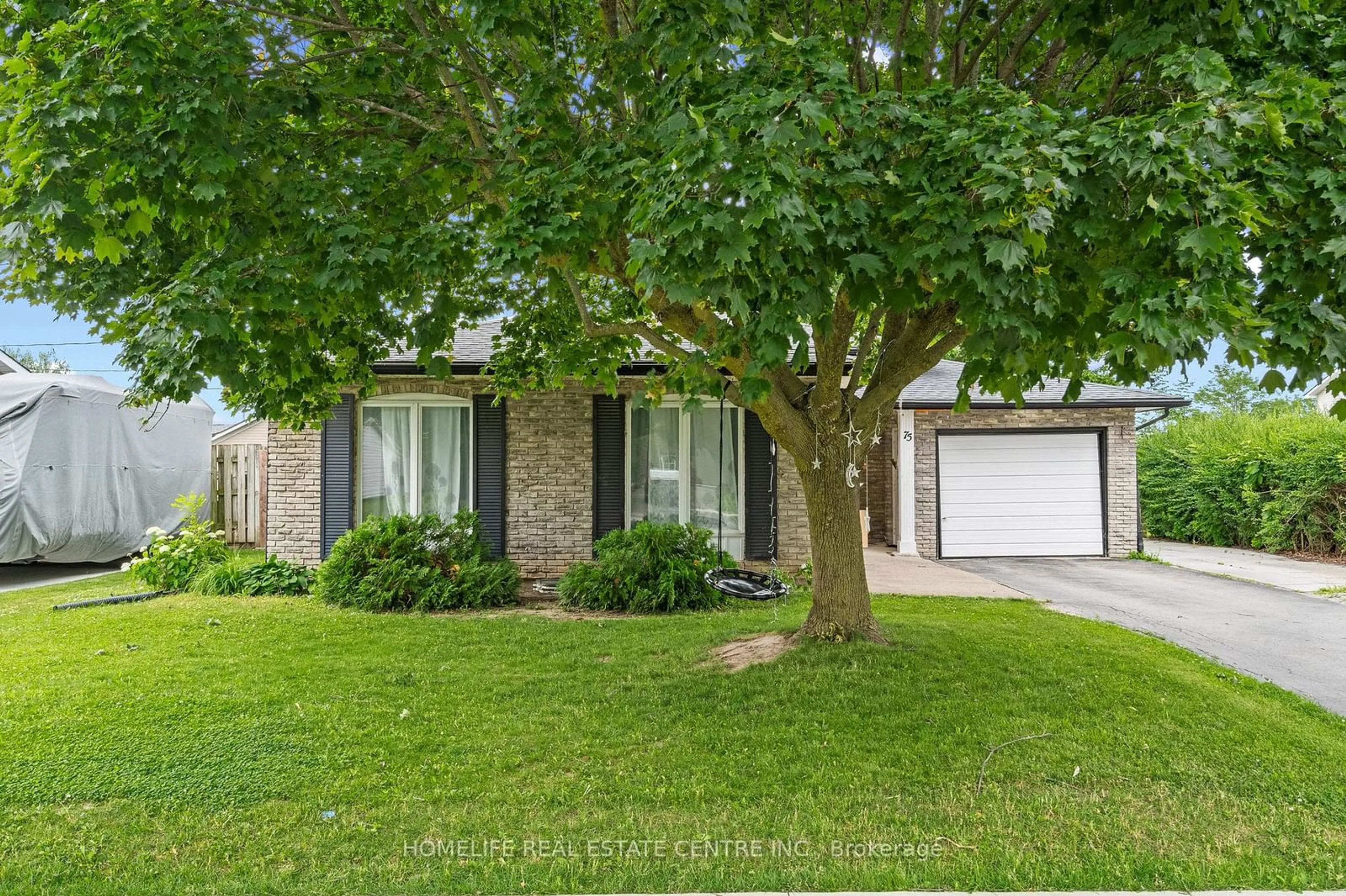 Frontside or backside of a home for 75 Northgate Dr, Welland Ontario L3C 5Y3