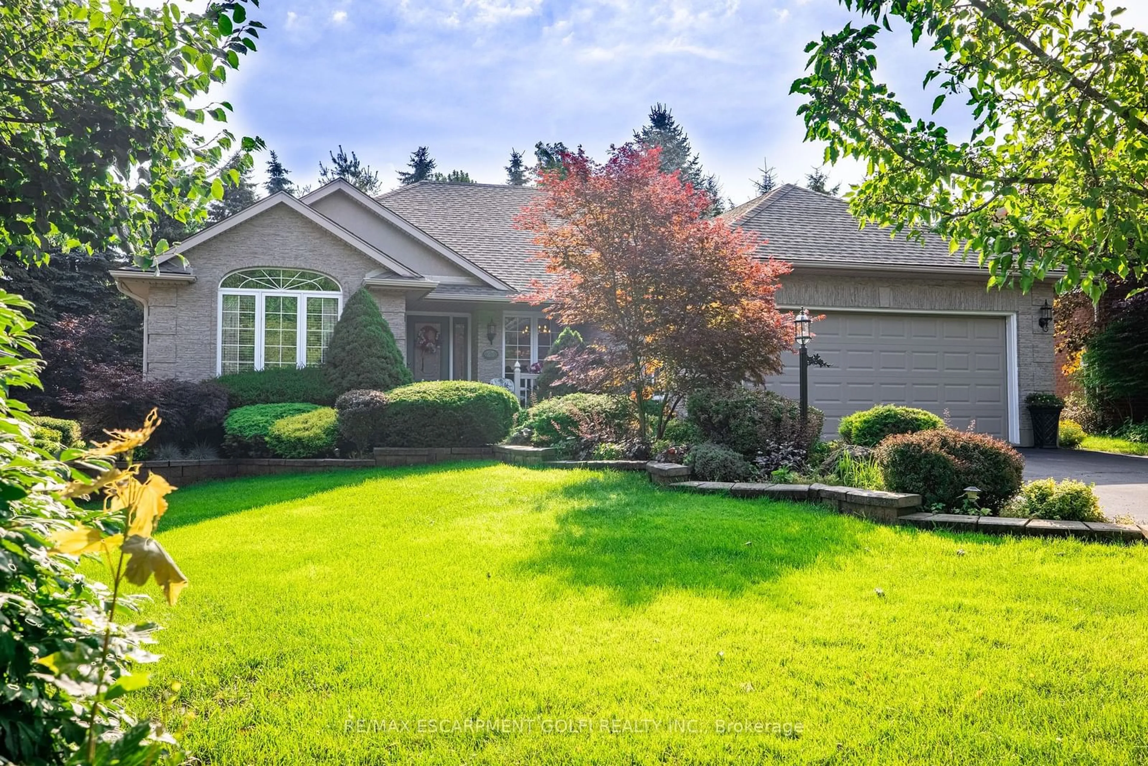 Frontside or backside of a home for 23 Oakridge Blvd, Pelham Ontario L0S 1E5