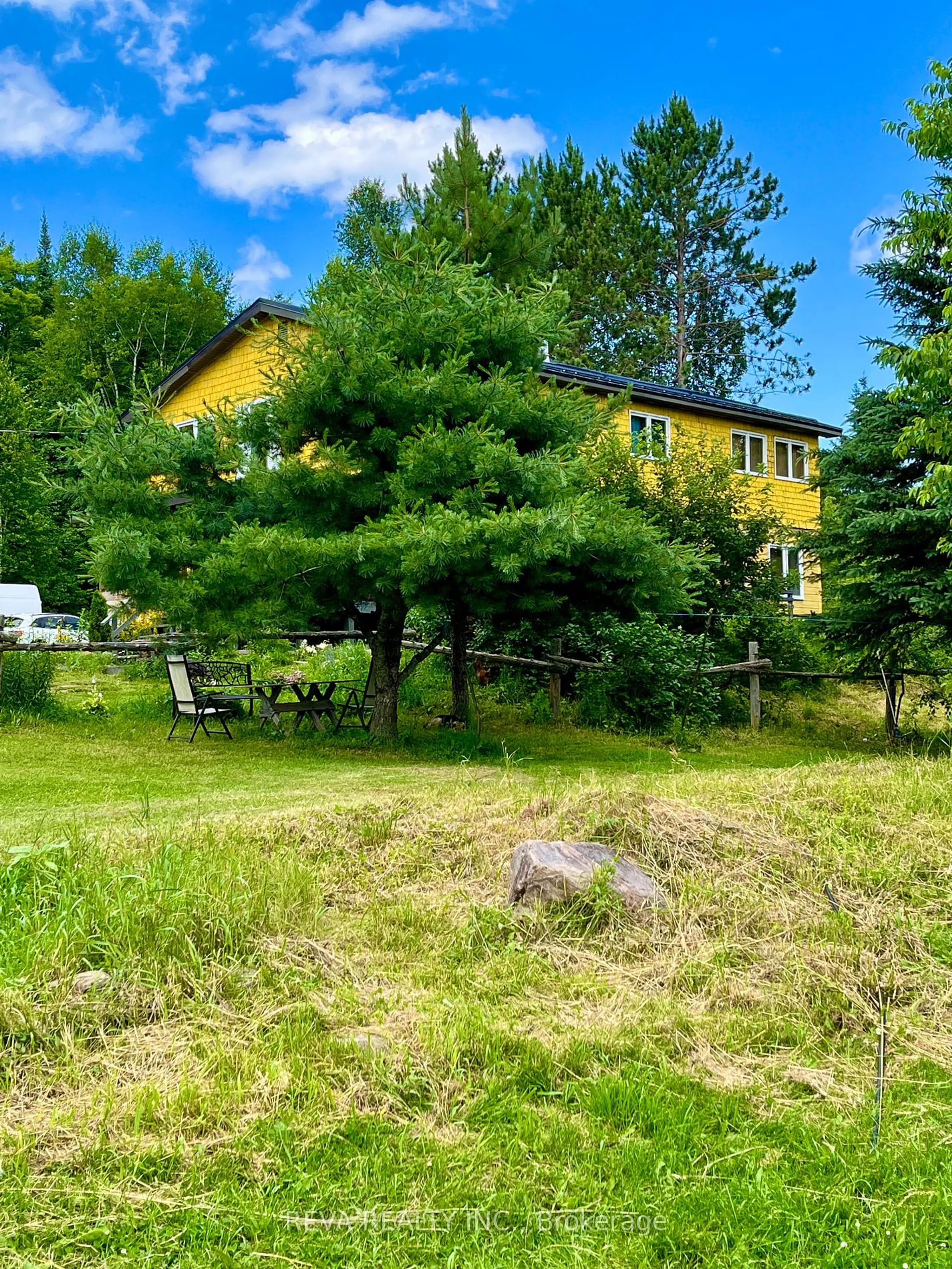 Cottage for 4680 Highway 127, South Algonquin Ontario K0L 2K0