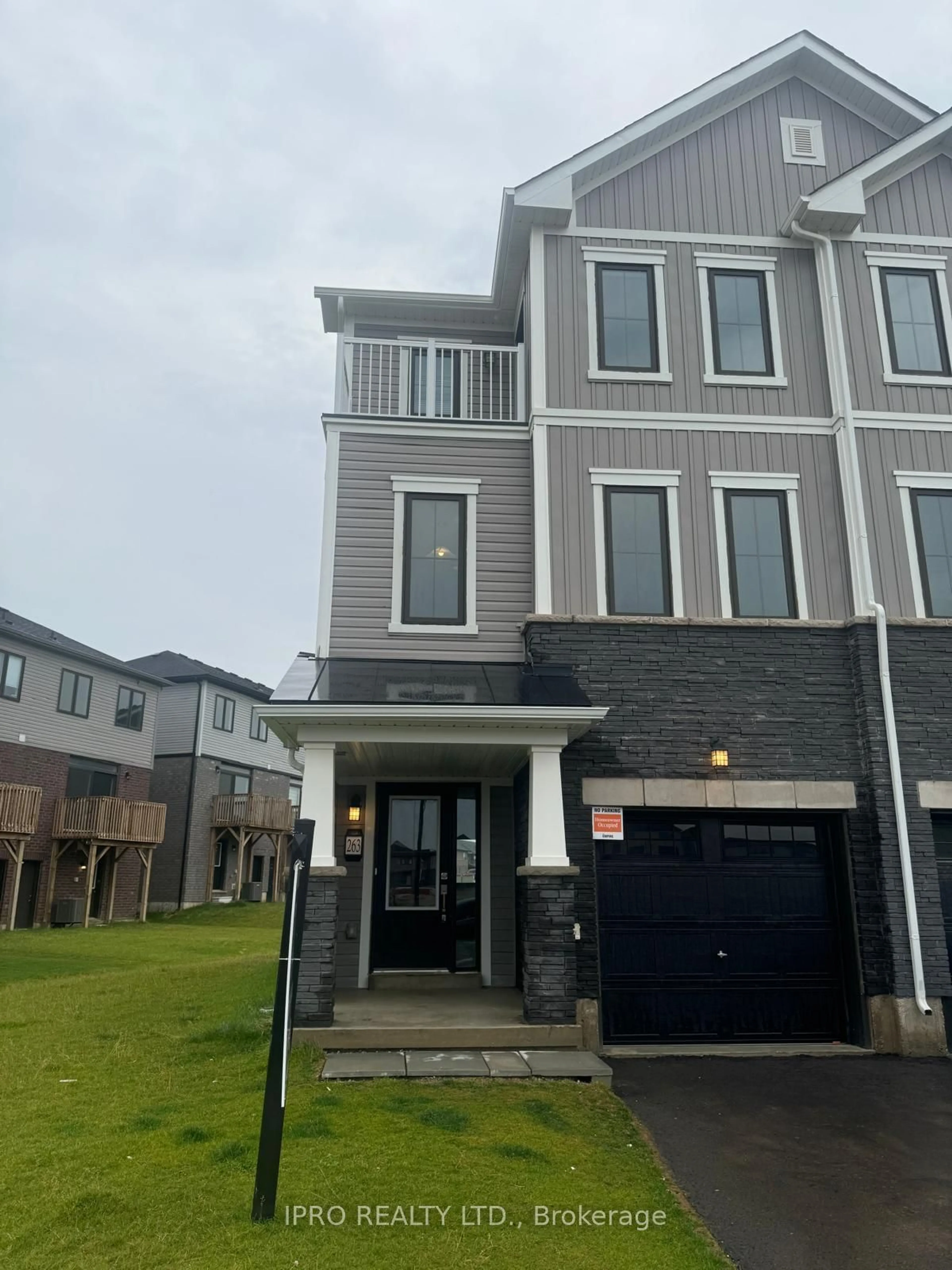 A pic from exterior of the house or condo for 263 Gillespie Dr, Brantford Ontario N3T 0W8