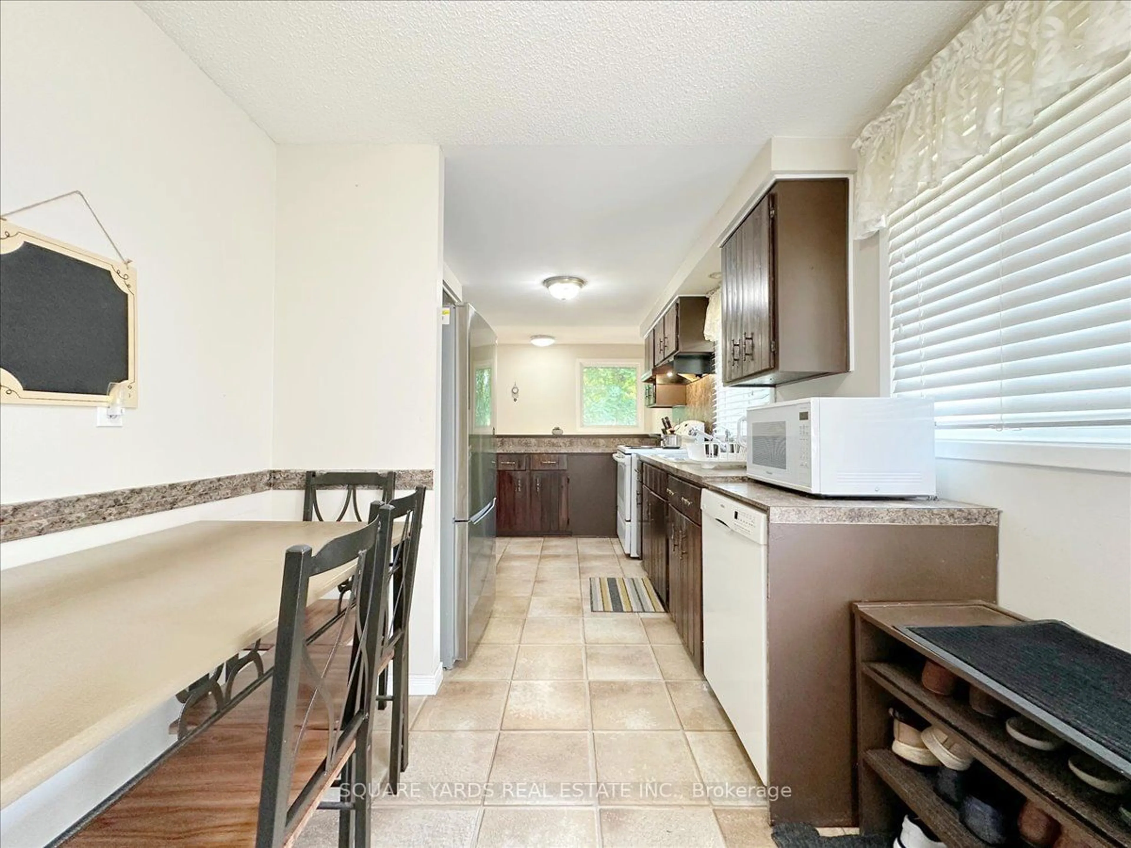 Kitchen for 65 Northview Heights Dr, Cambridge Ontario N1R 7A7