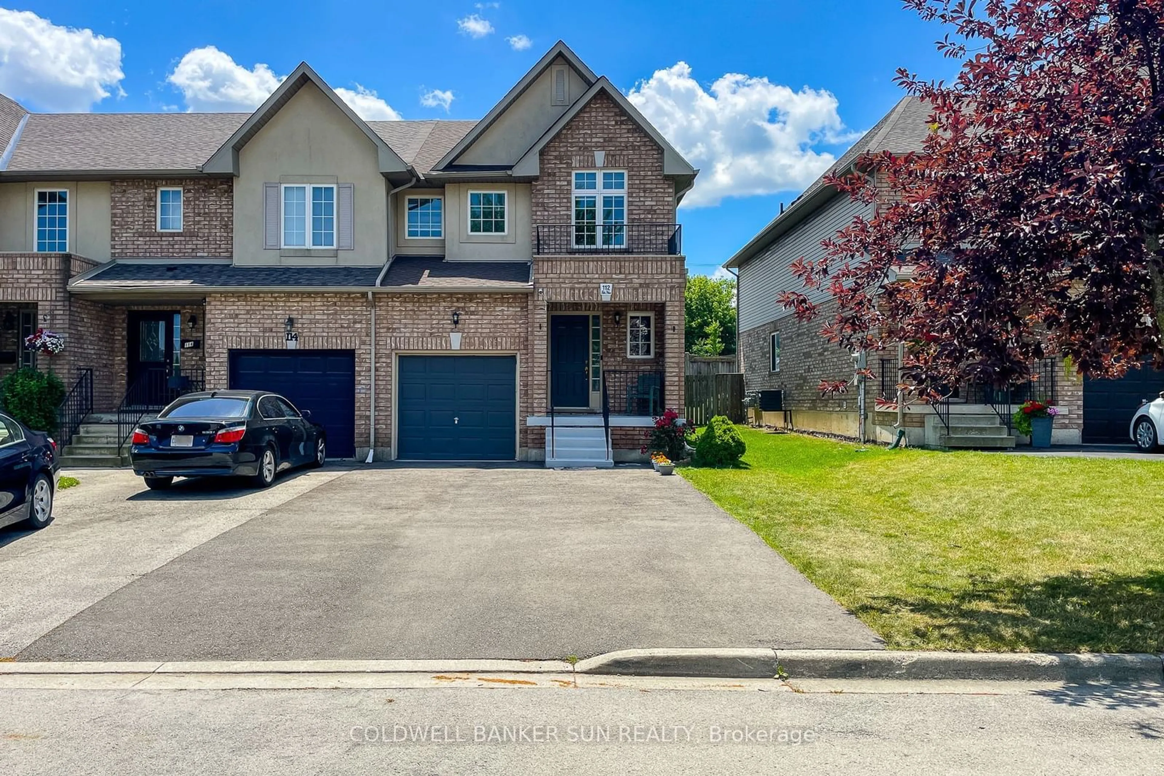 A pic from exterior of the house or condo for 112 Meadow Wood Cres, Hamilton Ontario L8J 3Z8