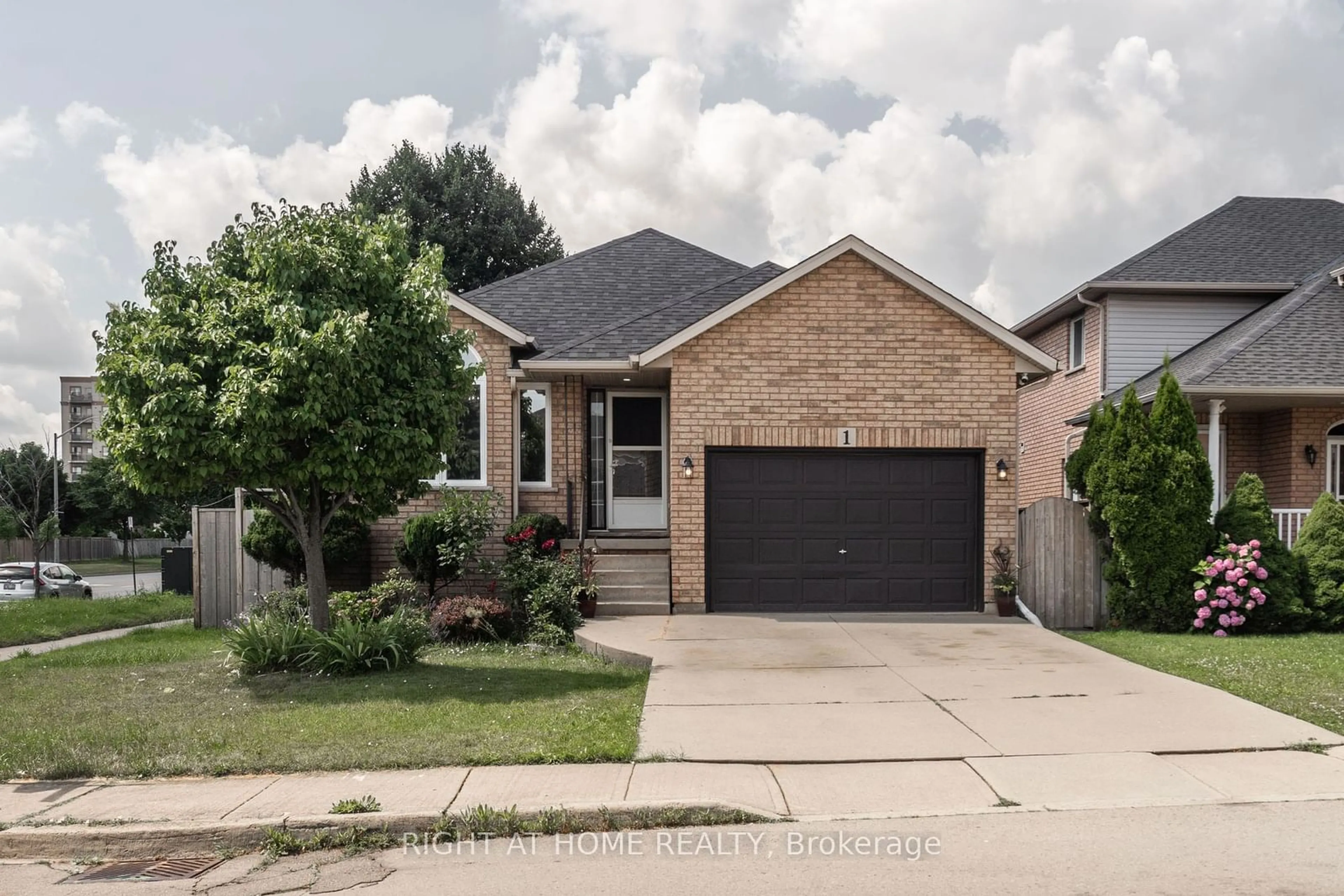 Frontside or backside of a home for 1 Resolute Dr, Hamilton Ontario L9A 5J6
