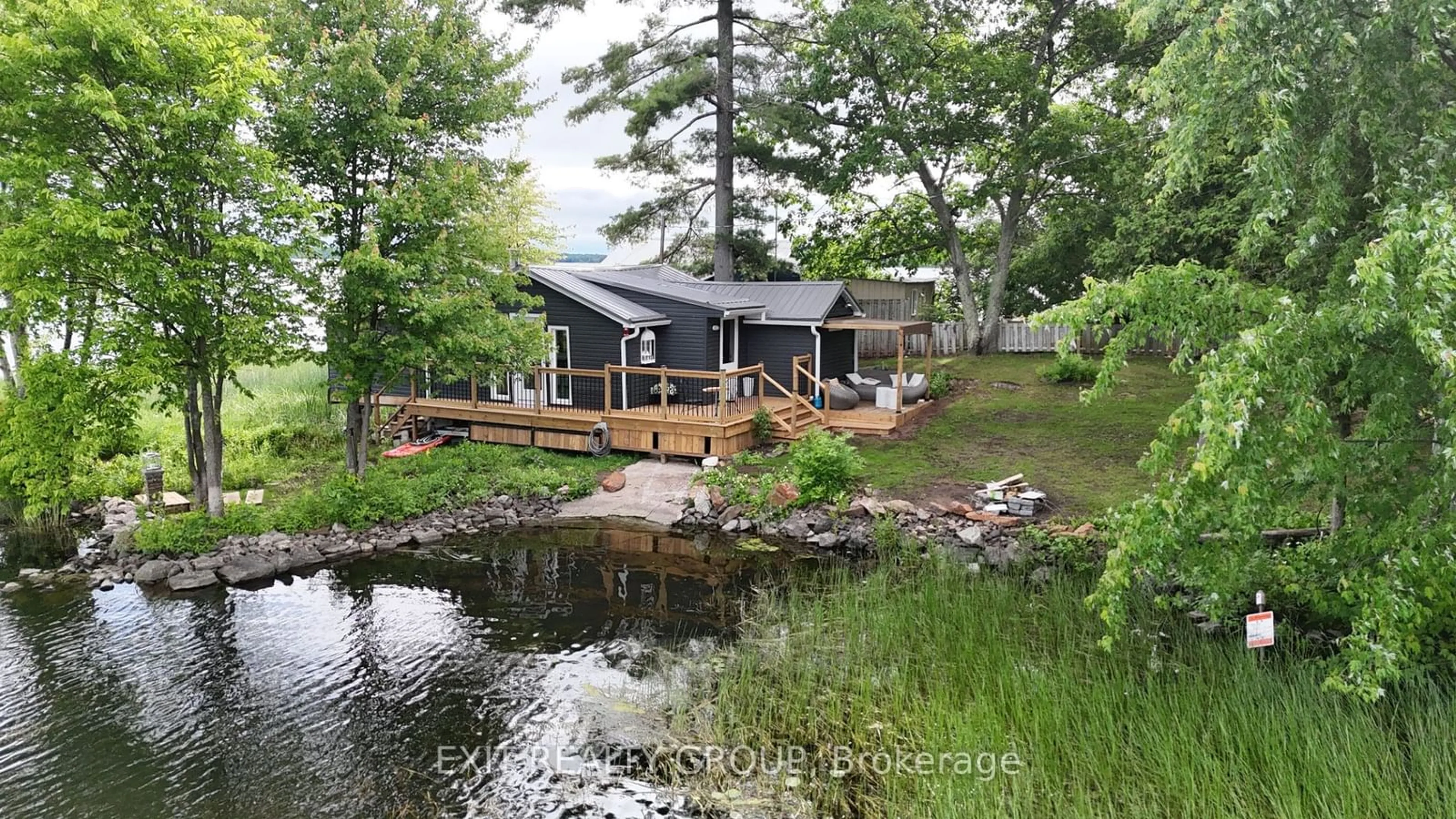 Cottage for 16E MacDonald Cres, Madoc Ontario K0K 2K0