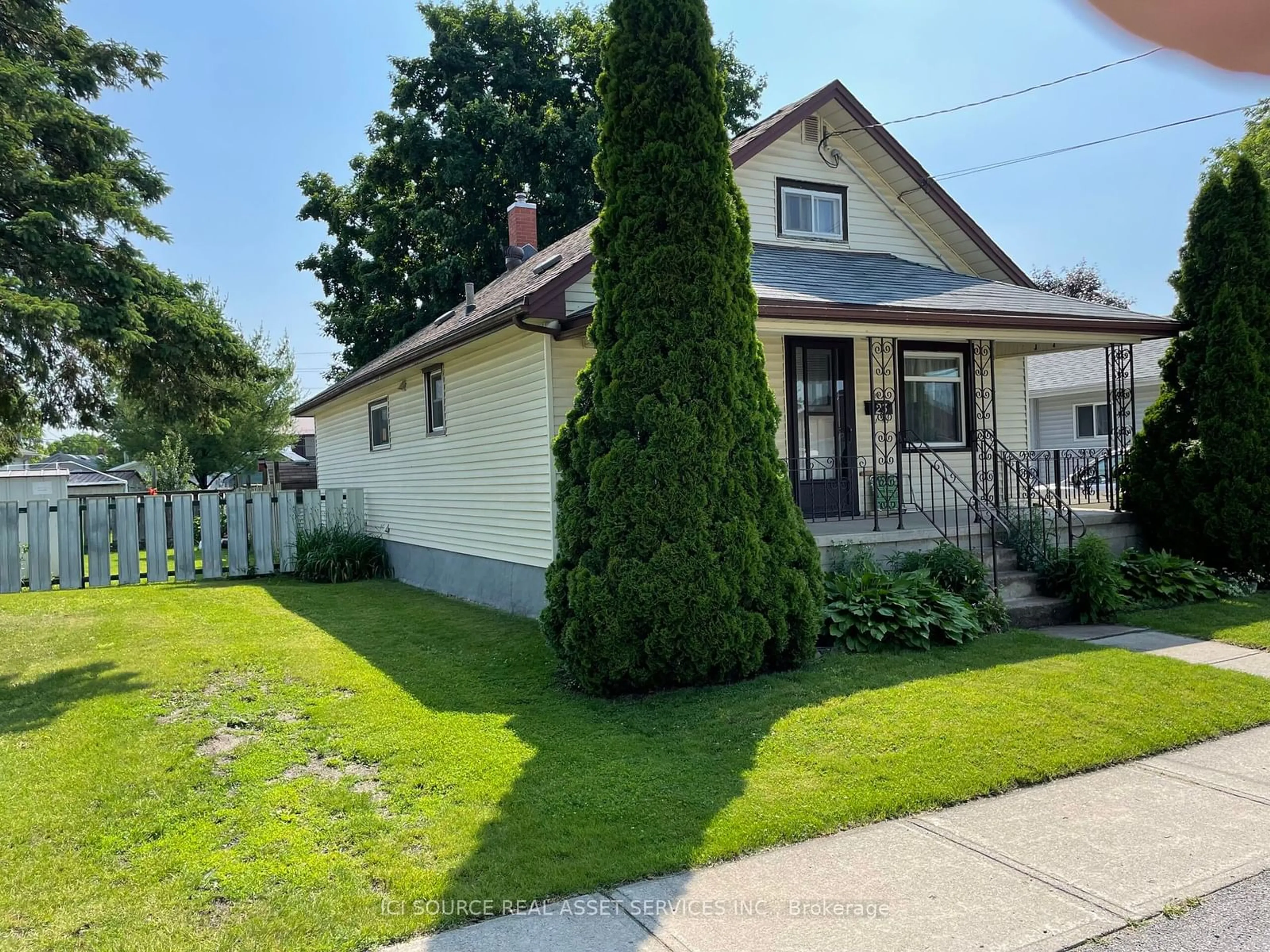 Frontside or backside of a home for 23 Johnston St, Belleville Ontario K8N 4T4