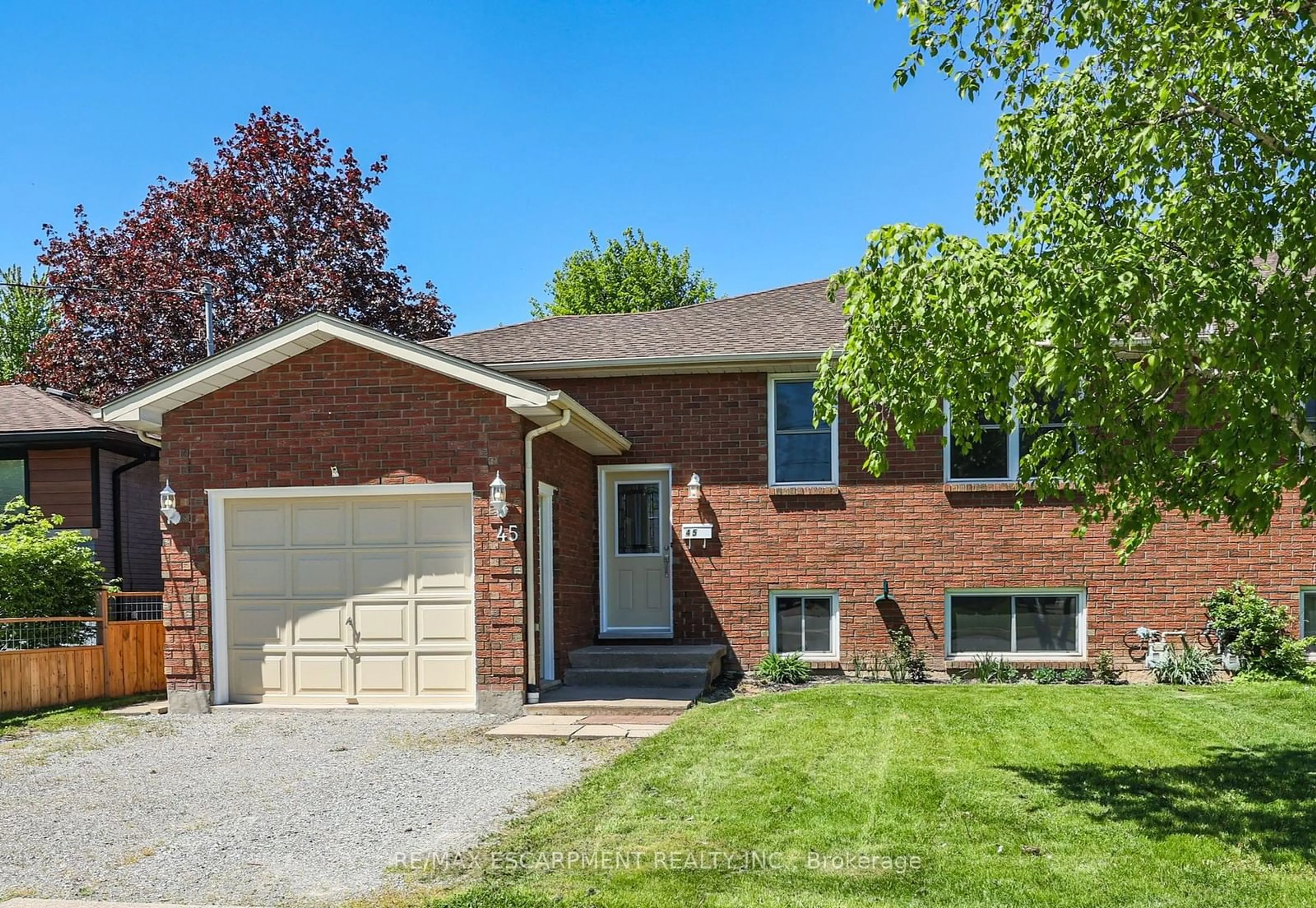 Home with brick exterior material for 45 Louth St, St. Catharines Ontario L2S 2T6