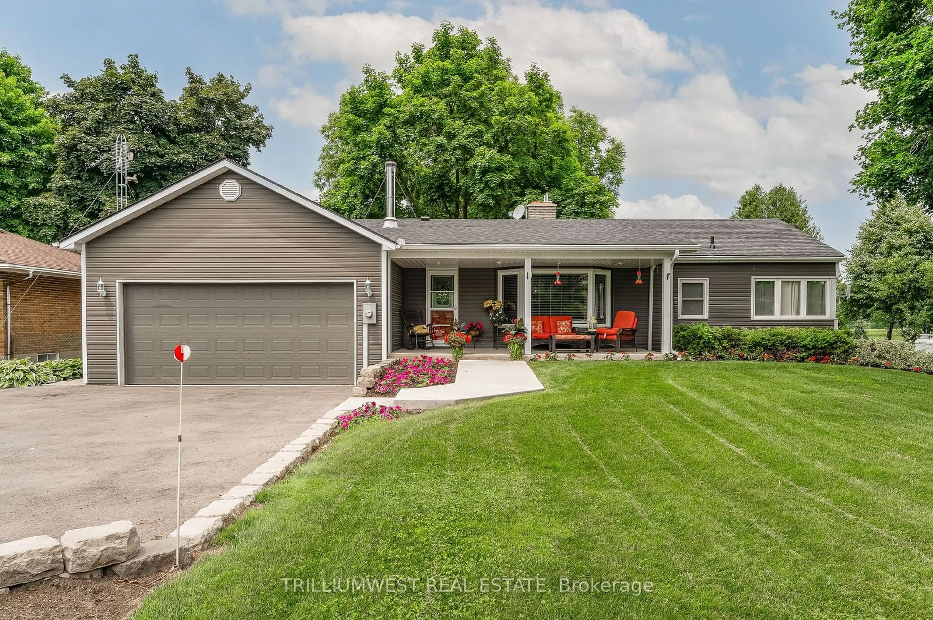 Frontside or backside of a home for 455 5th Concession Rd, Hamilton Ontario L8B 1K6