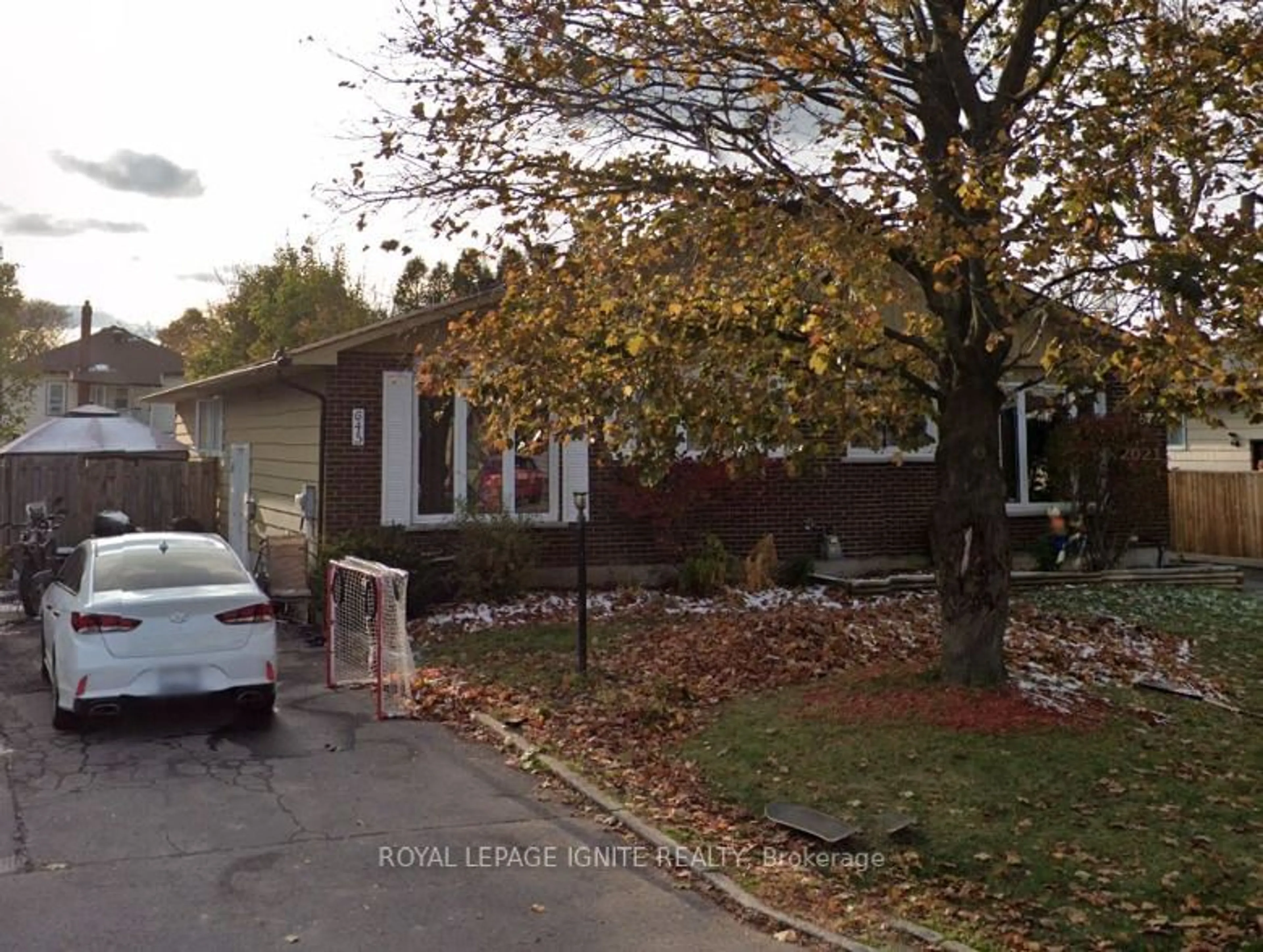 Frontside or backside of a home for 645 Champlain Dr Dr, Cornwall Ontario K6H 6H9