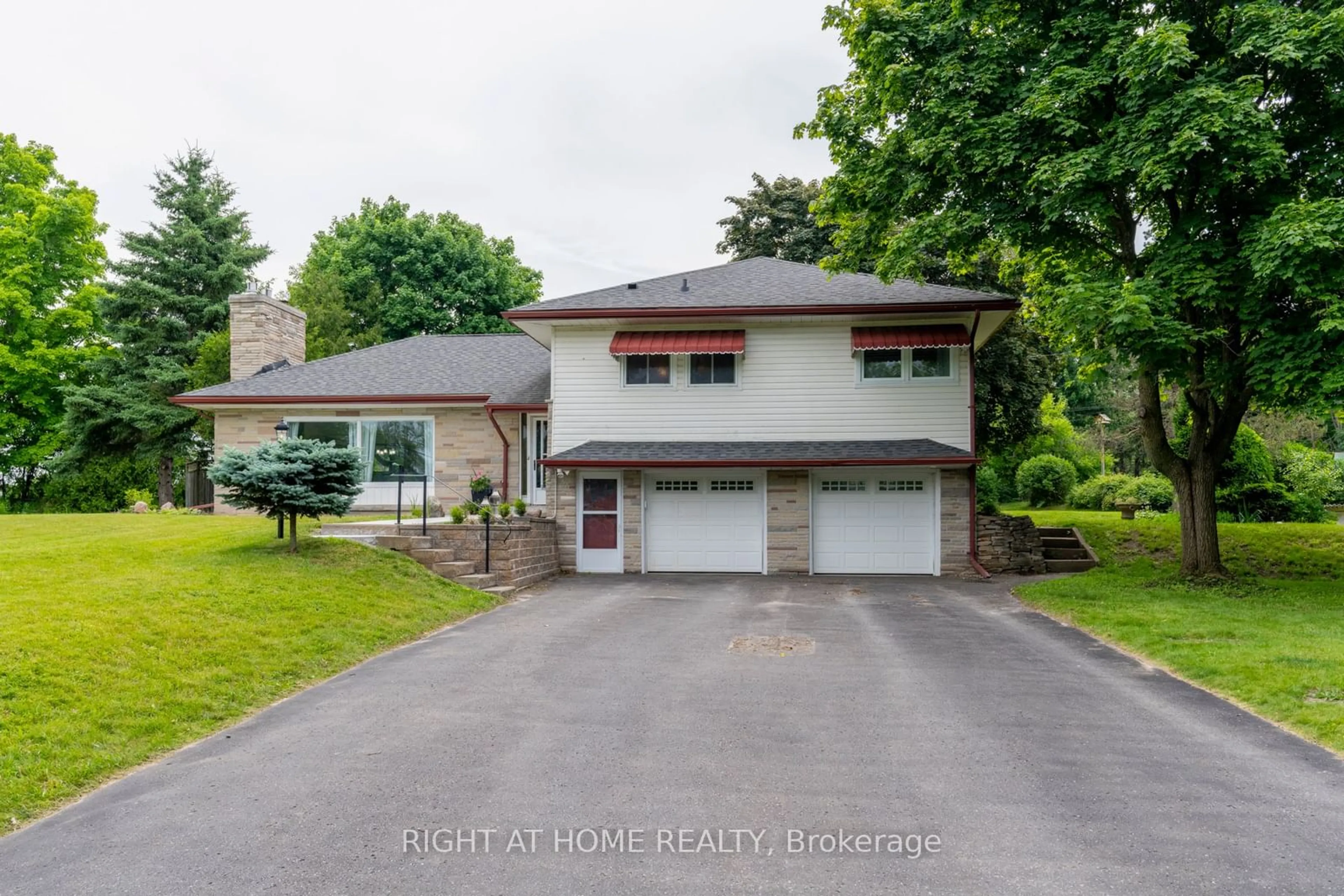 Frontside or backside of a home for 850 Rothesay Ave, Cavan Monaghan Ontario K9J 0G5