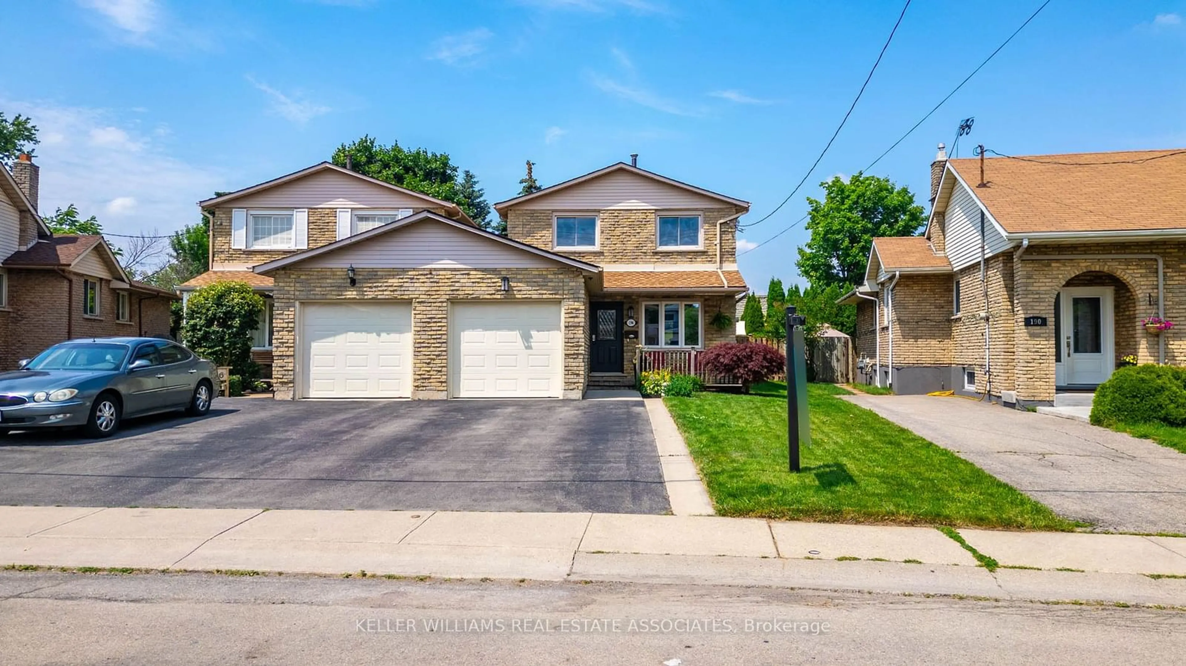 Frontside or backside of a home for 194 Guildwood Dr, Hamilton Ontario L9C 6S5