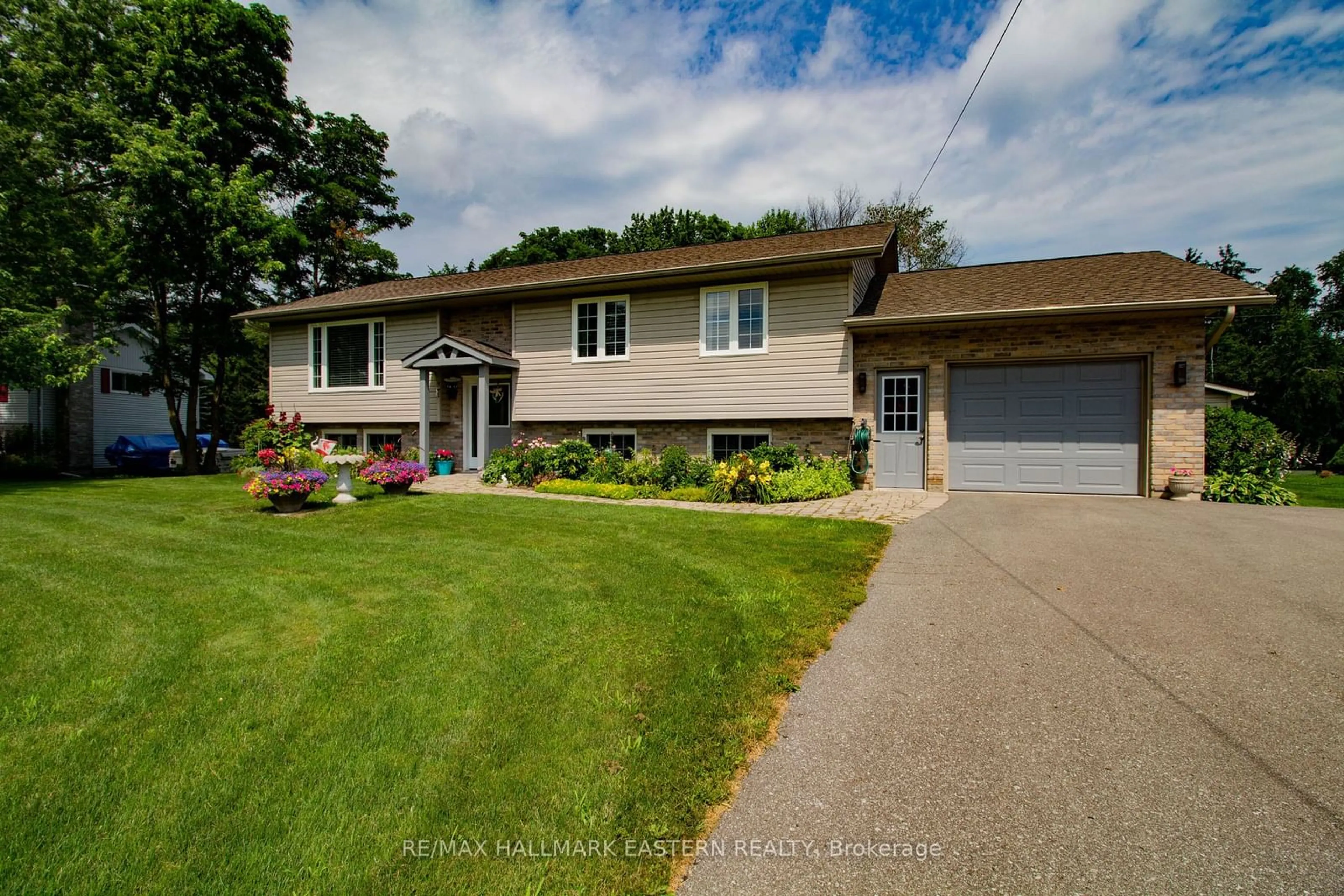 Frontside or backside of a home for 1196 Roger Pl, Smith-Ennismore-Lakefield Ontario K0L 1T0
