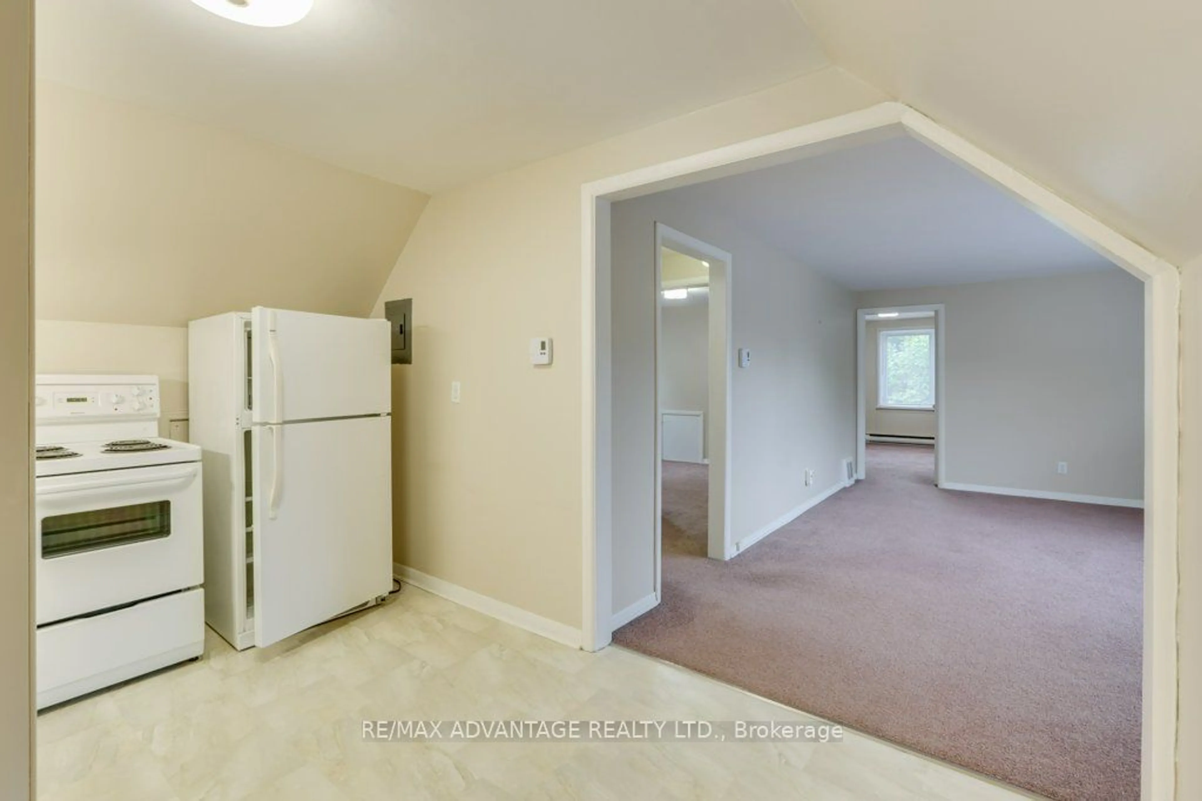 A pic of a room for 44 Langarth St, London Ontario N6J 1P2