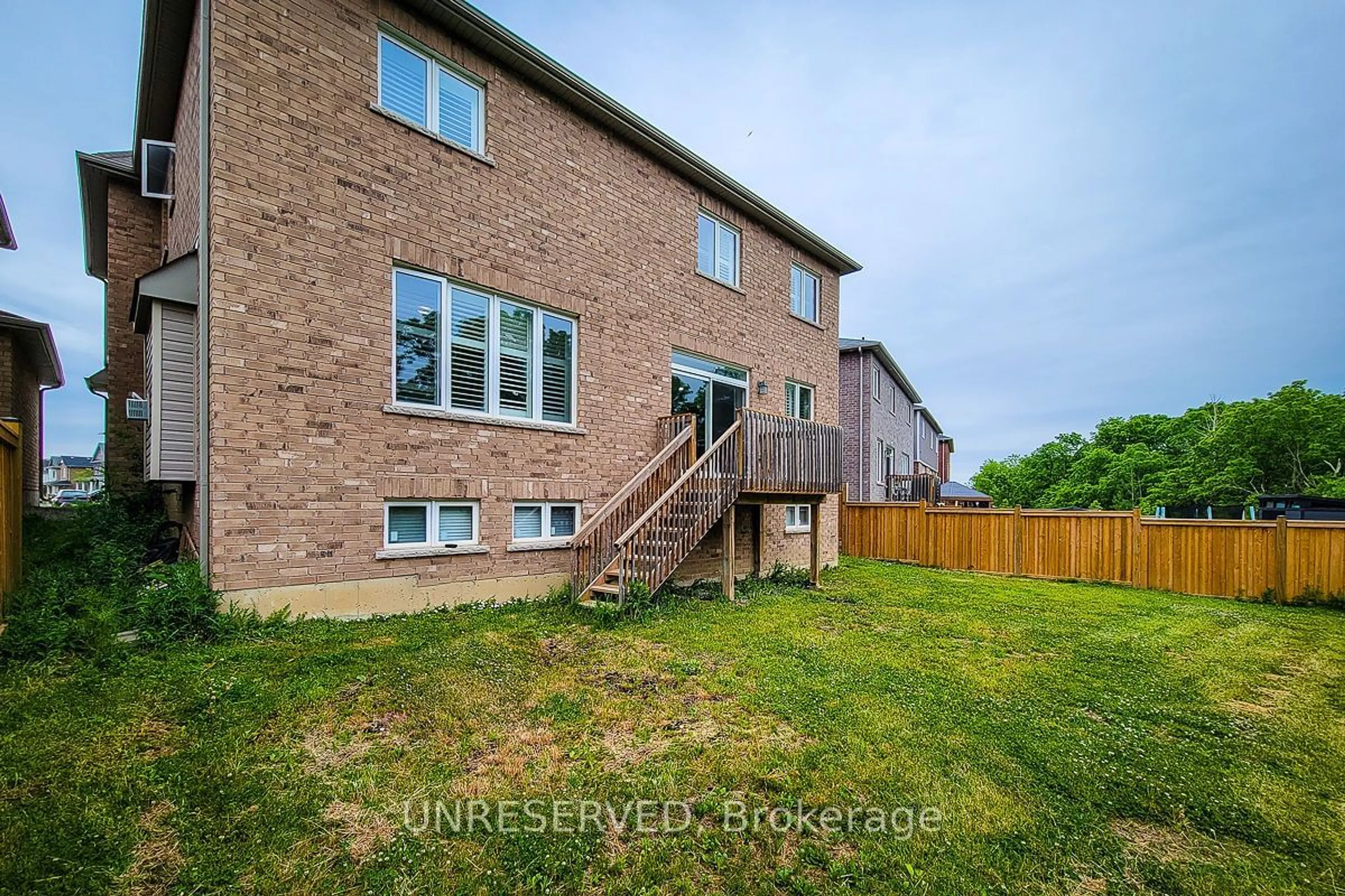 A pic from exterior of the house or condo for 47 Fleming Cres, Haldimand Ontario N3W 0C3