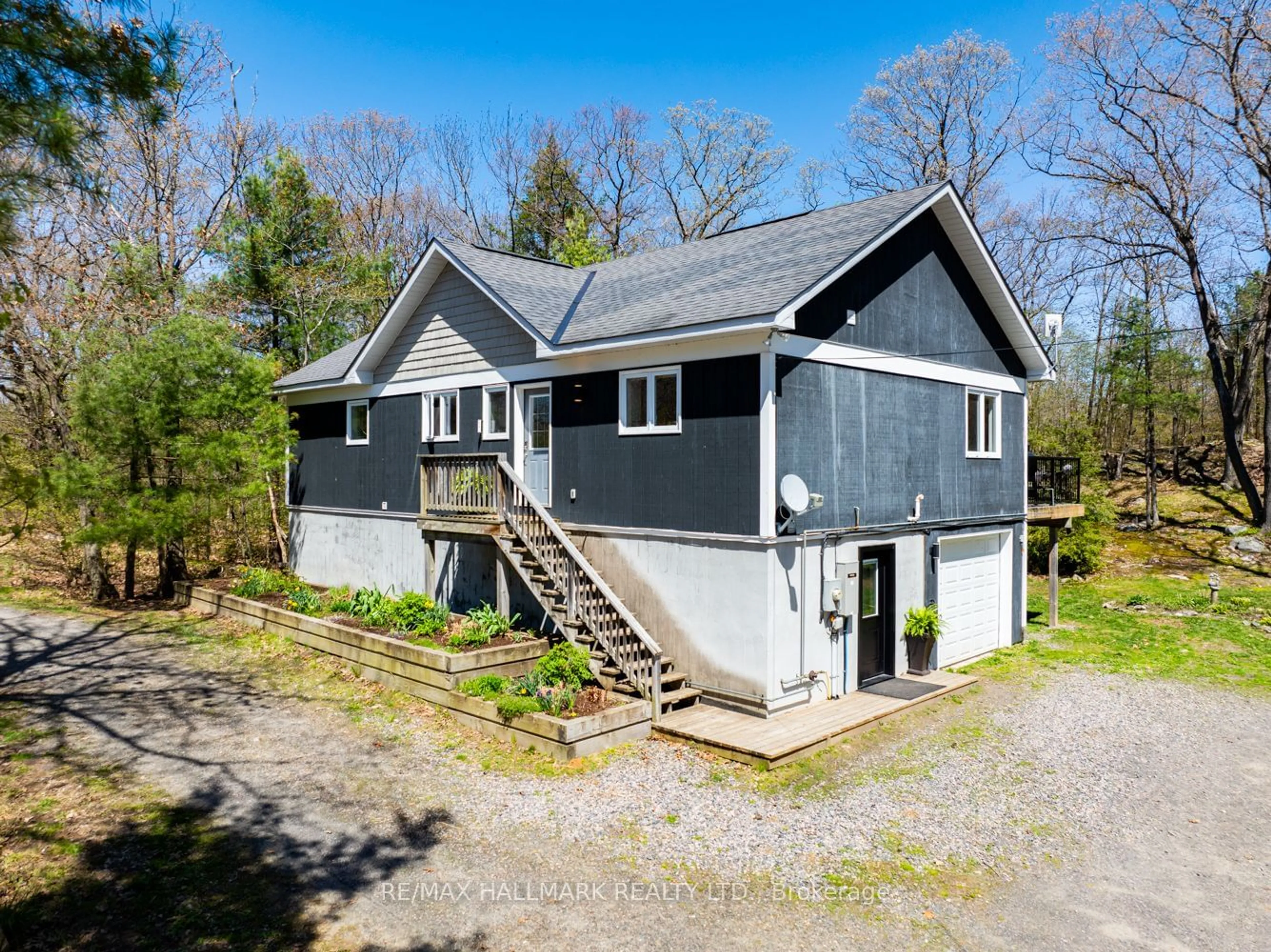 Frontside or backside of a home for 1078 Buckeye Rd, Muskoka Lakes Ontario P0H 1H0