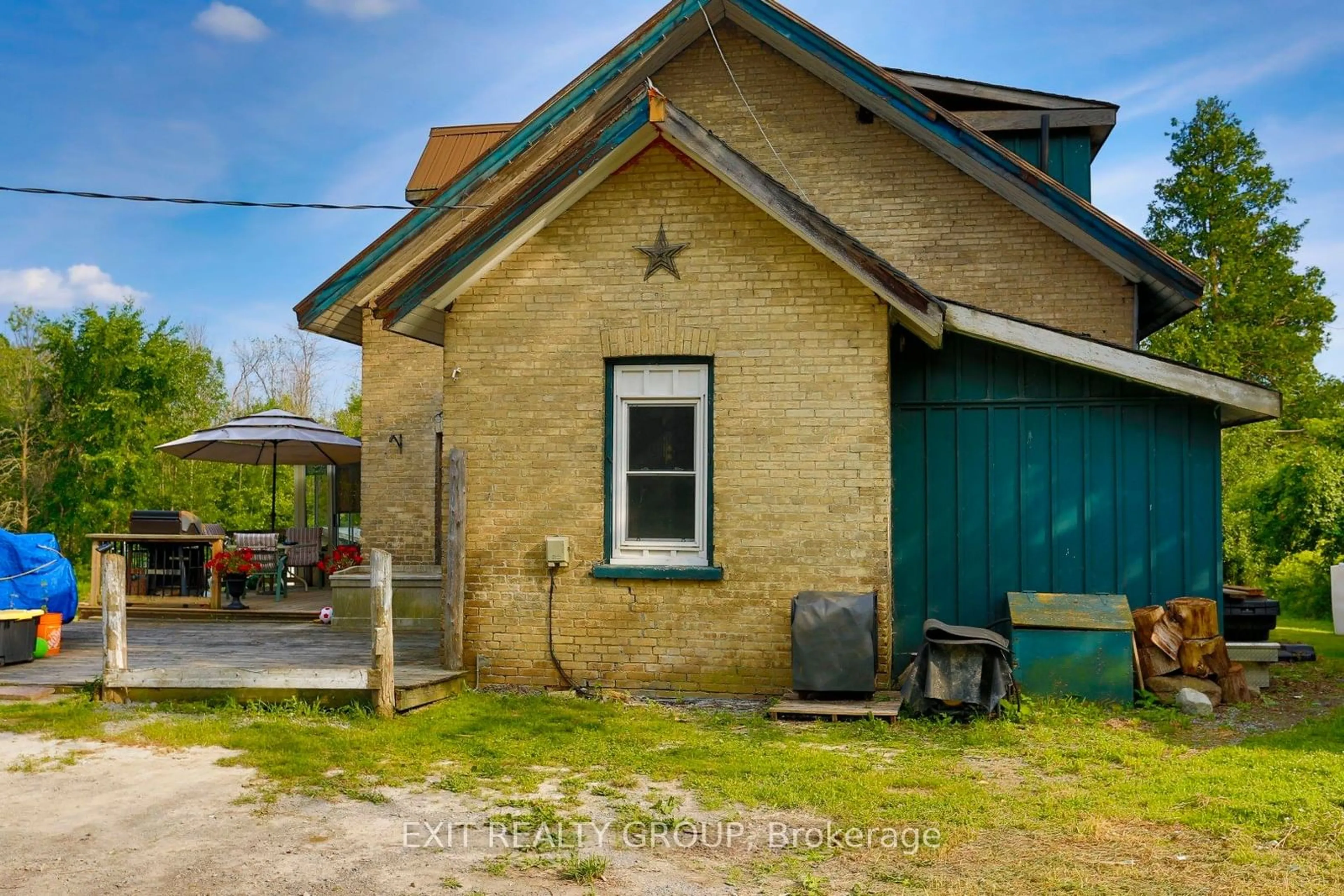 Frontside or backside of a home for 76 Cross Creek Rd, Kawartha Lakes Ontario K9V 4R2