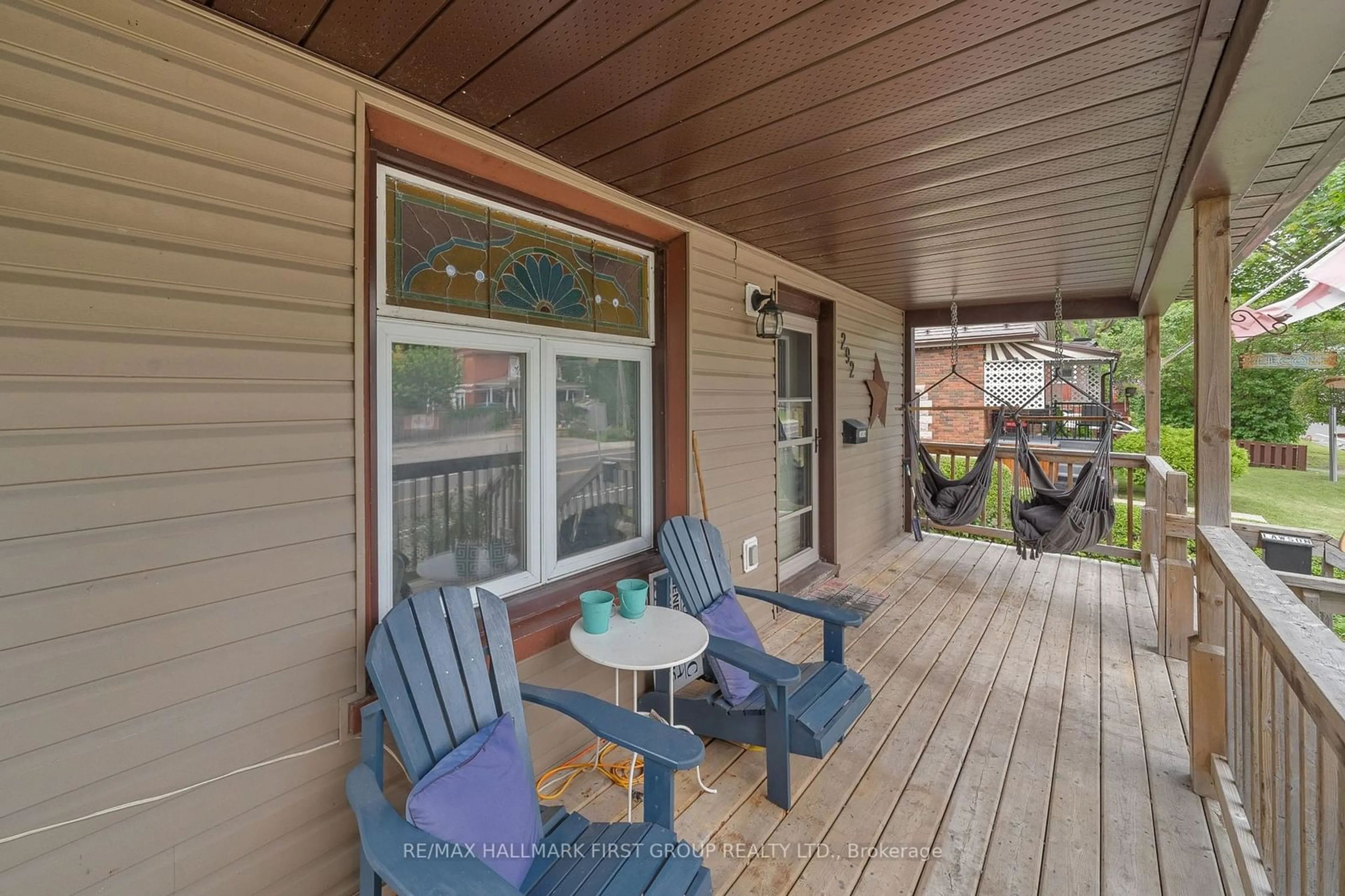 Patio for 292 Dufferin Ave, Quinte West Ontario K8V 5G3