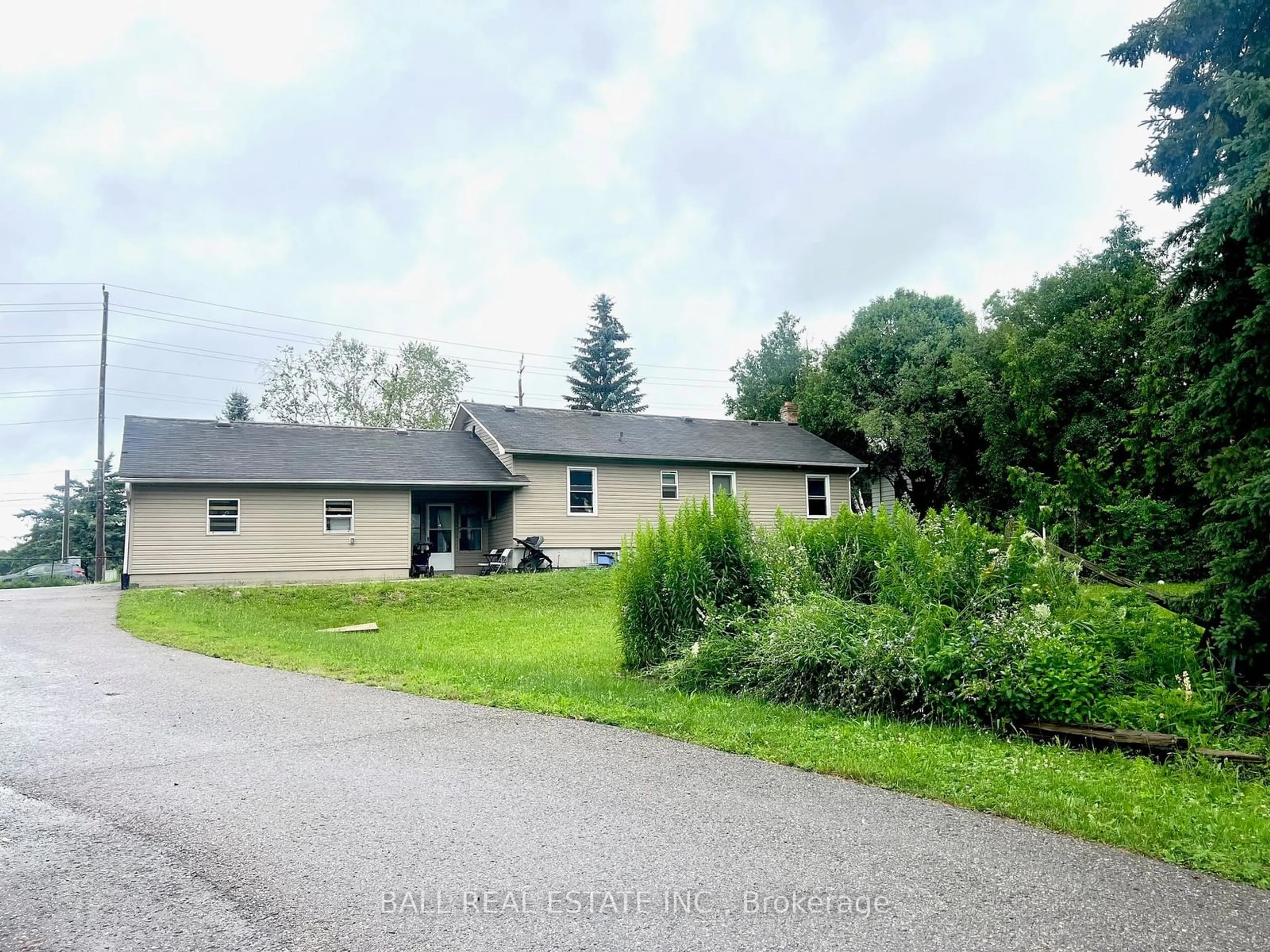 Frontside or backside of a home for 2325 Woodglade Blvd, Peterborough Ontario K9K 2L5