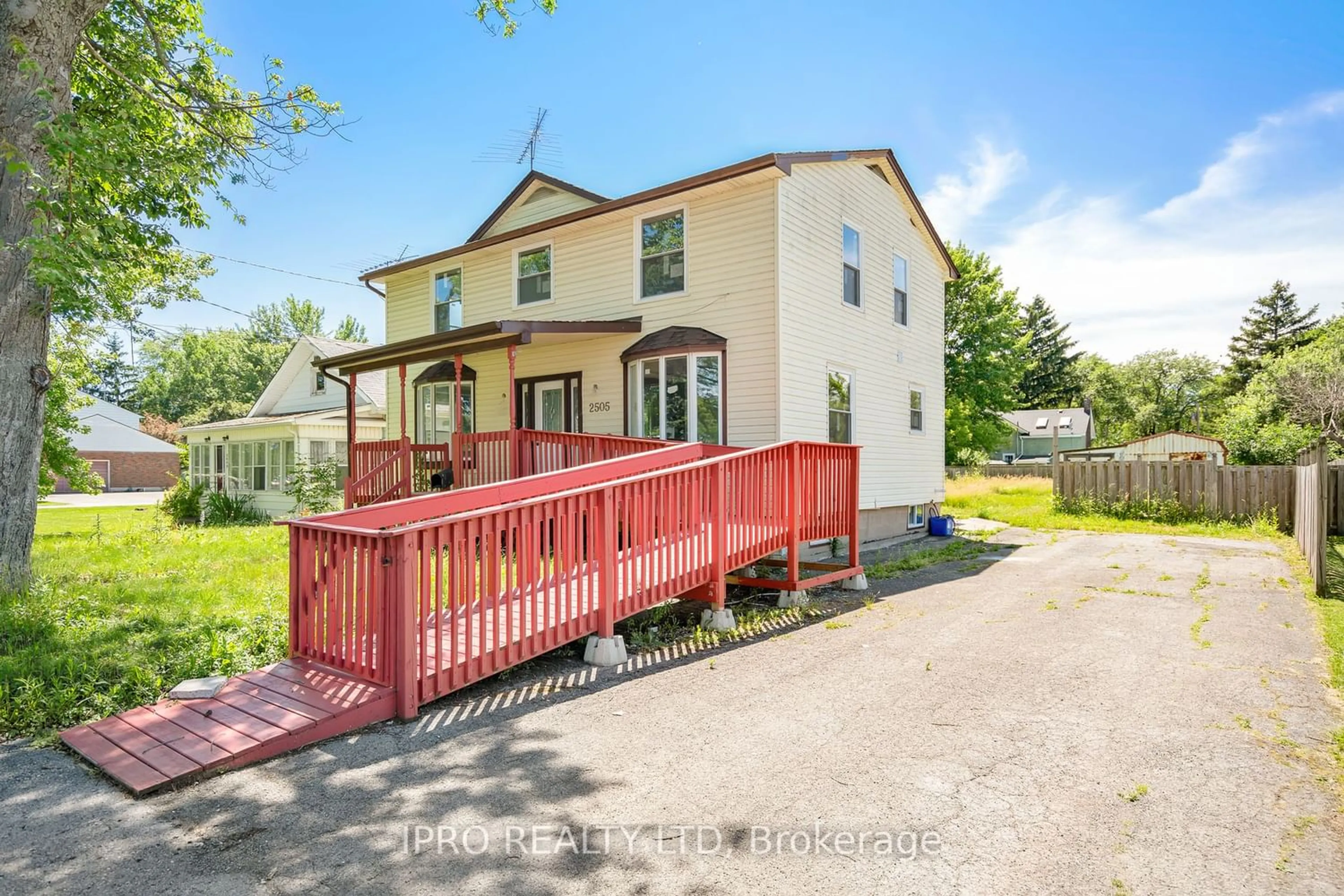 A pic from exterior of the house or condo, the fenced backyard for 2505 Stevensville Rd, Fort Erie Ontario L0S 1S0