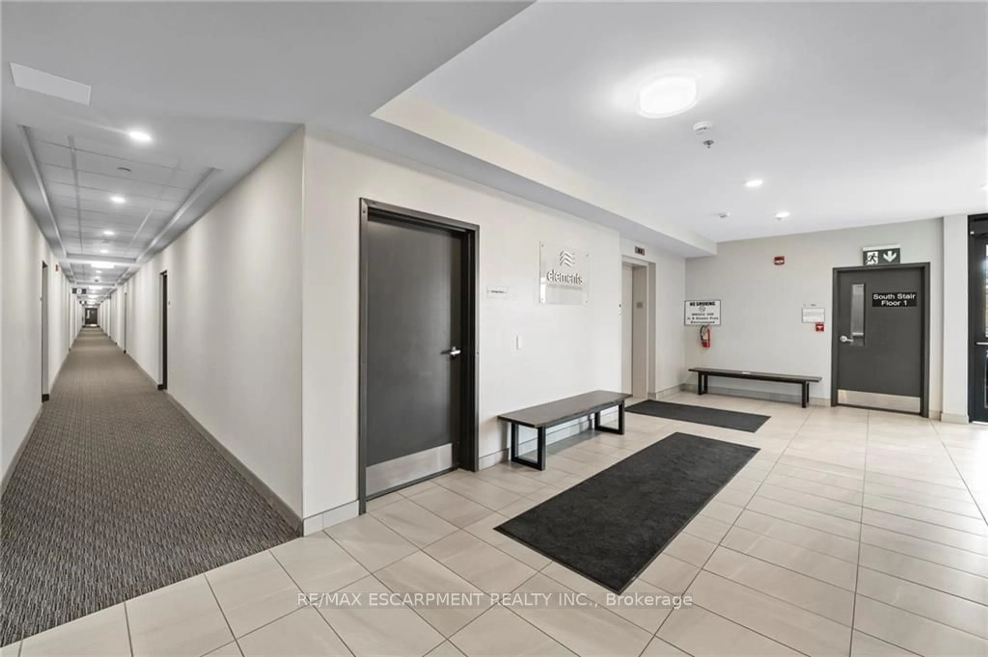 Indoor foyer, not visible floor for 212 Lakeport Rd #312, St. Catharines Ontario L2N 0B4