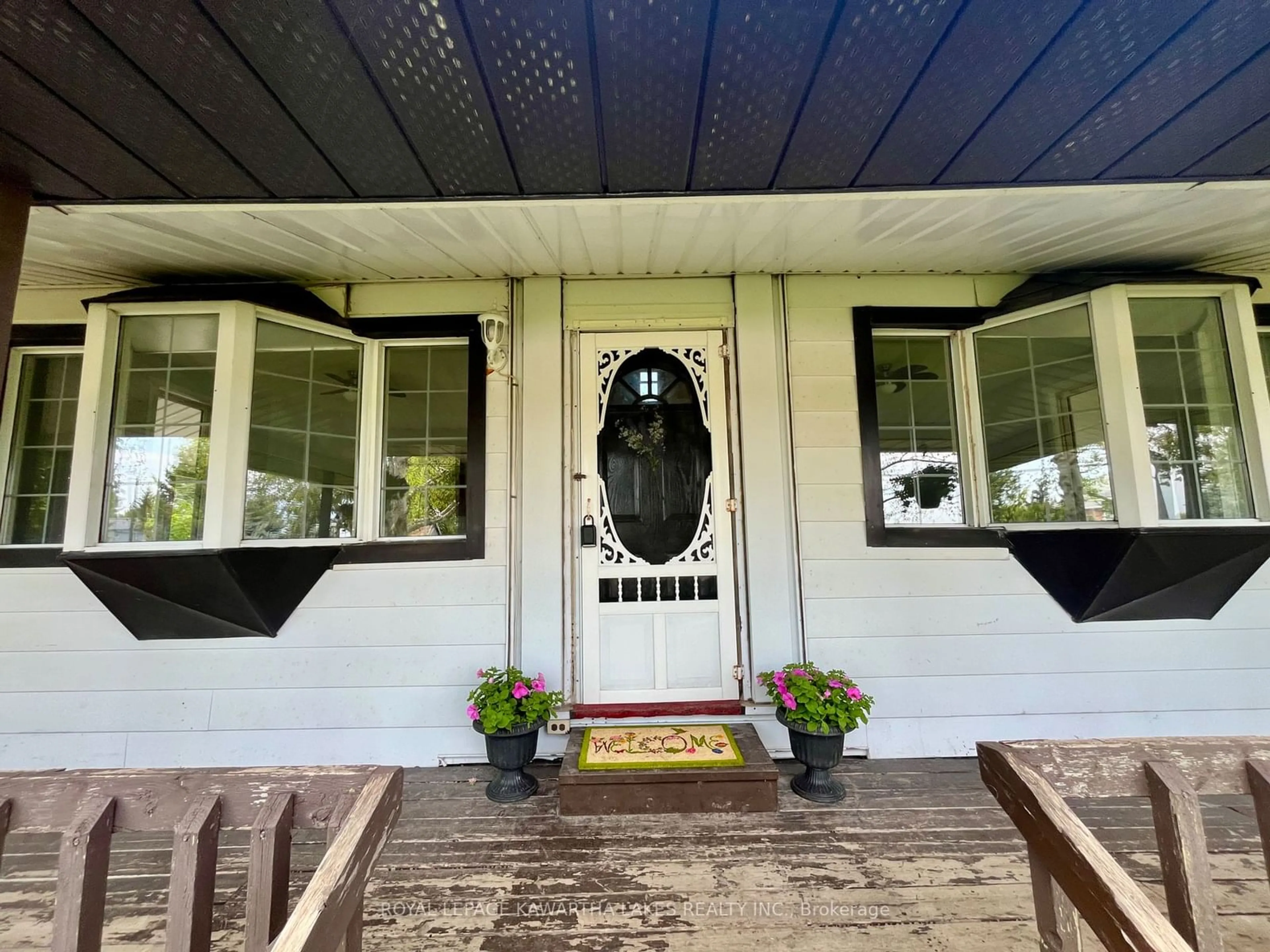 Indoor entryway for 1615 County 46 Rd, Kawartha Lakes Ontario K0M 2T0