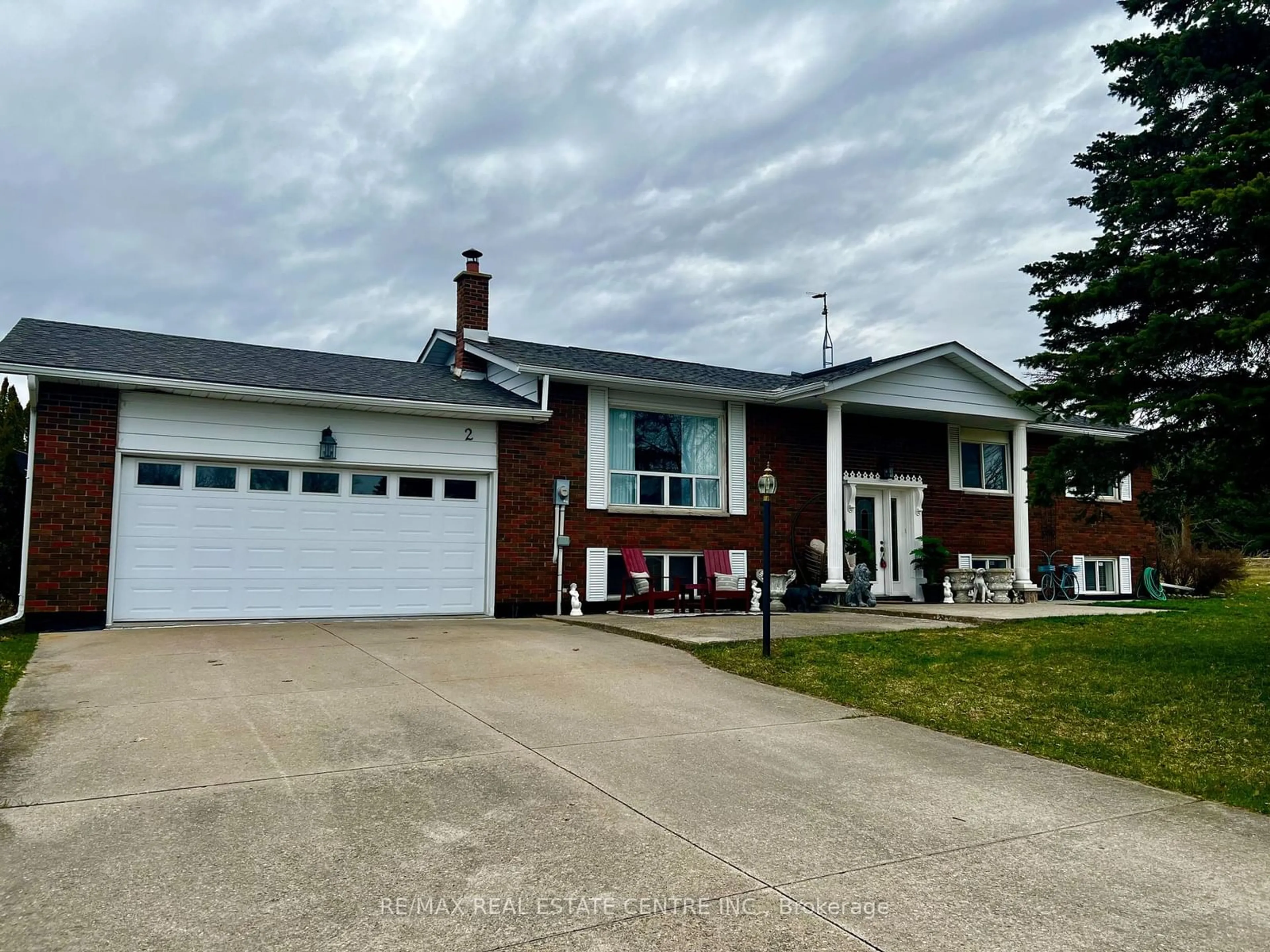 Frontside or backside of a home for 2 Kingsland Ave, Mulmur Ontario L9V 3H1