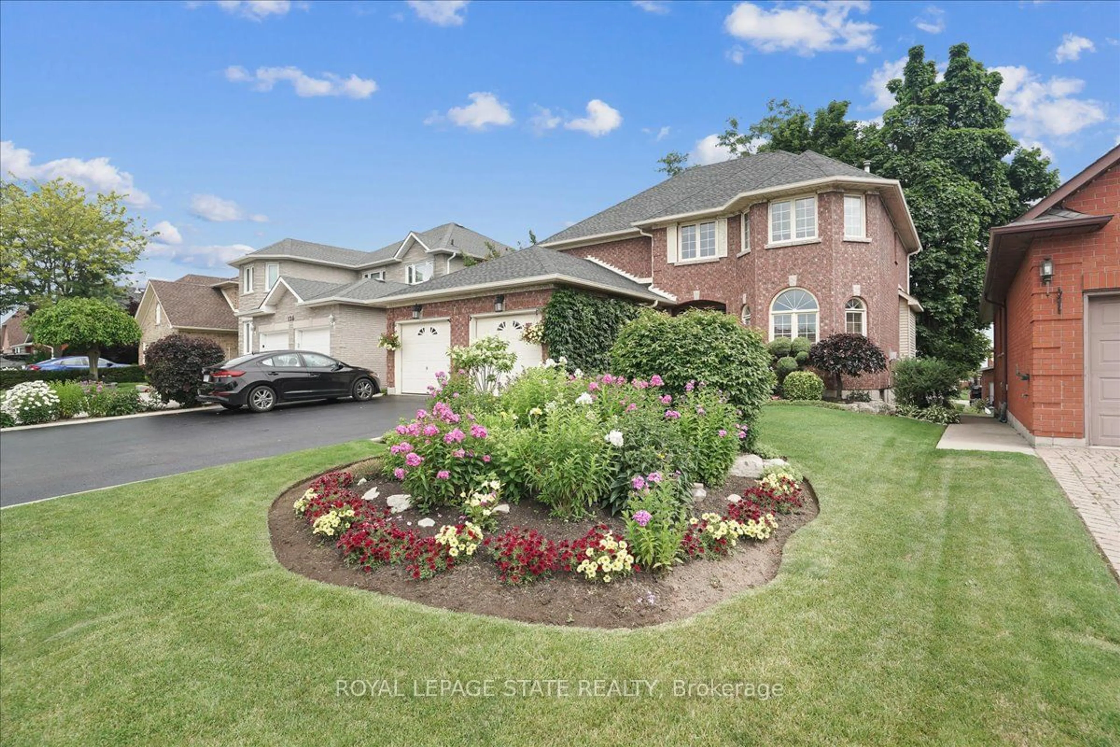 Frontside or backside of a home for 126 Gurnett Dr, Hamilton Ontario L9C 7N2