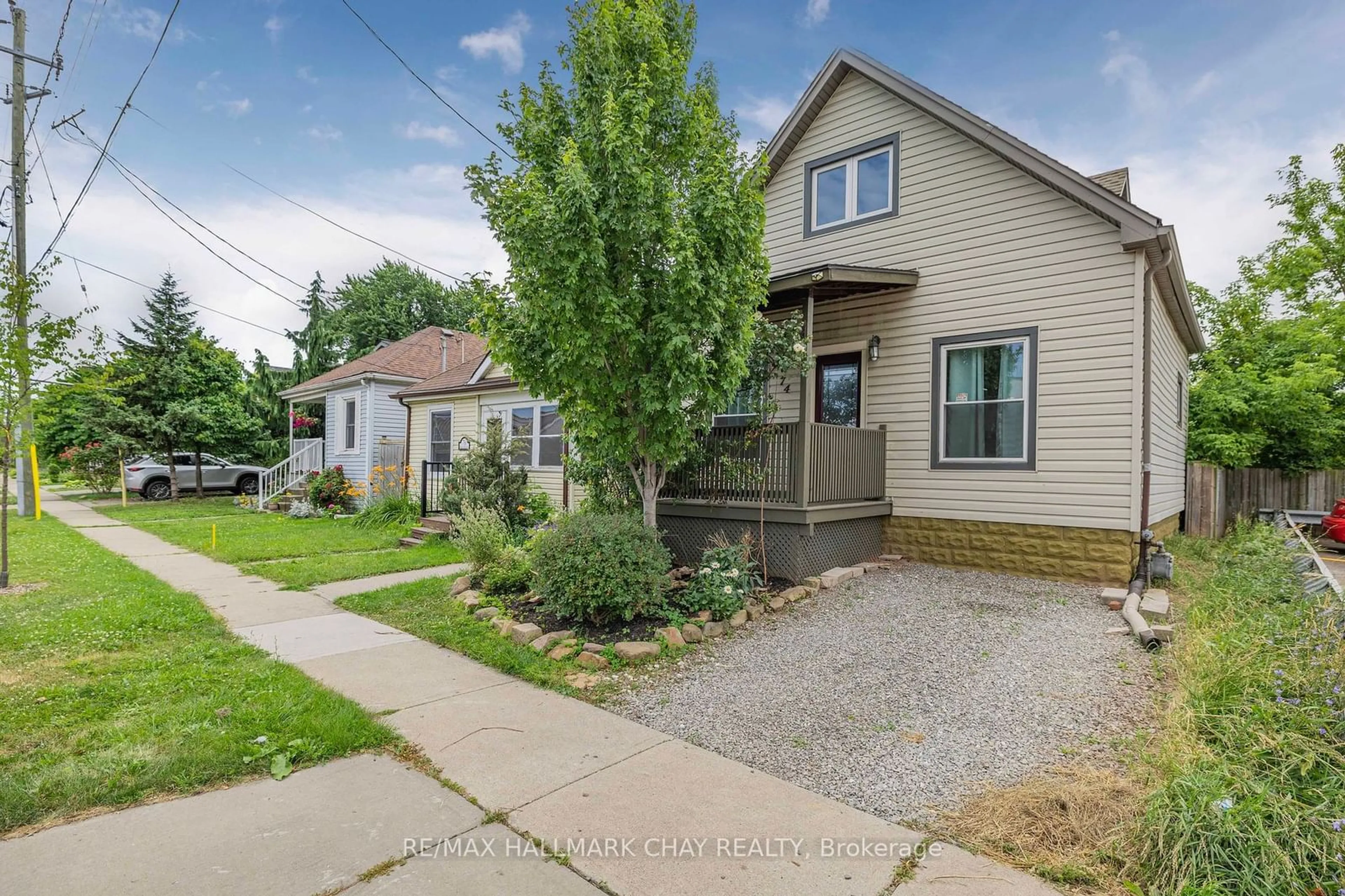 Frontside or backside of a home for 74 Newlands Ave, Hamilton Ontario L8H 2T6
