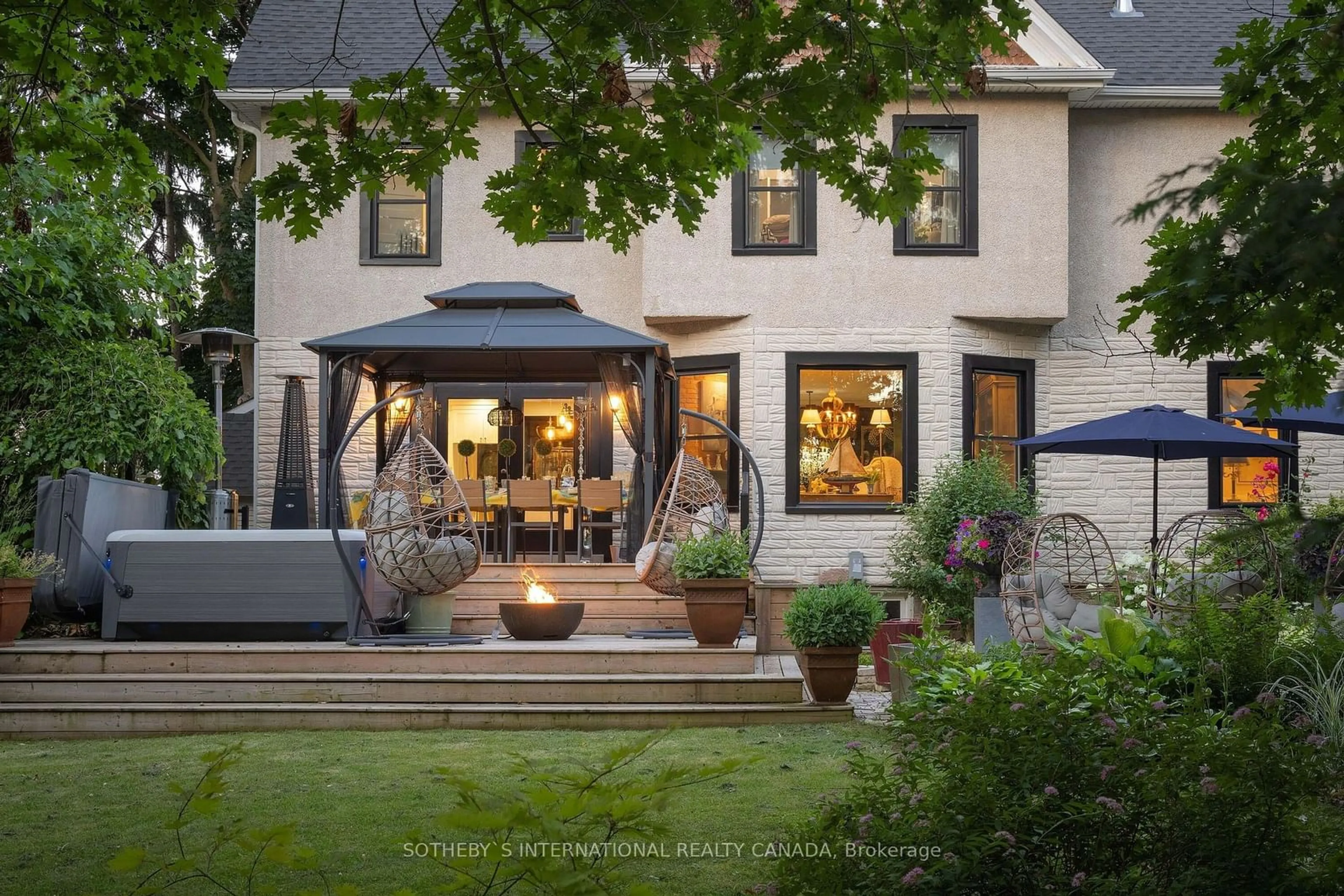 Home with brick exterior material, street for 1354 York Rd, Niagara-on-the-Lake Ontario L0S 1P0