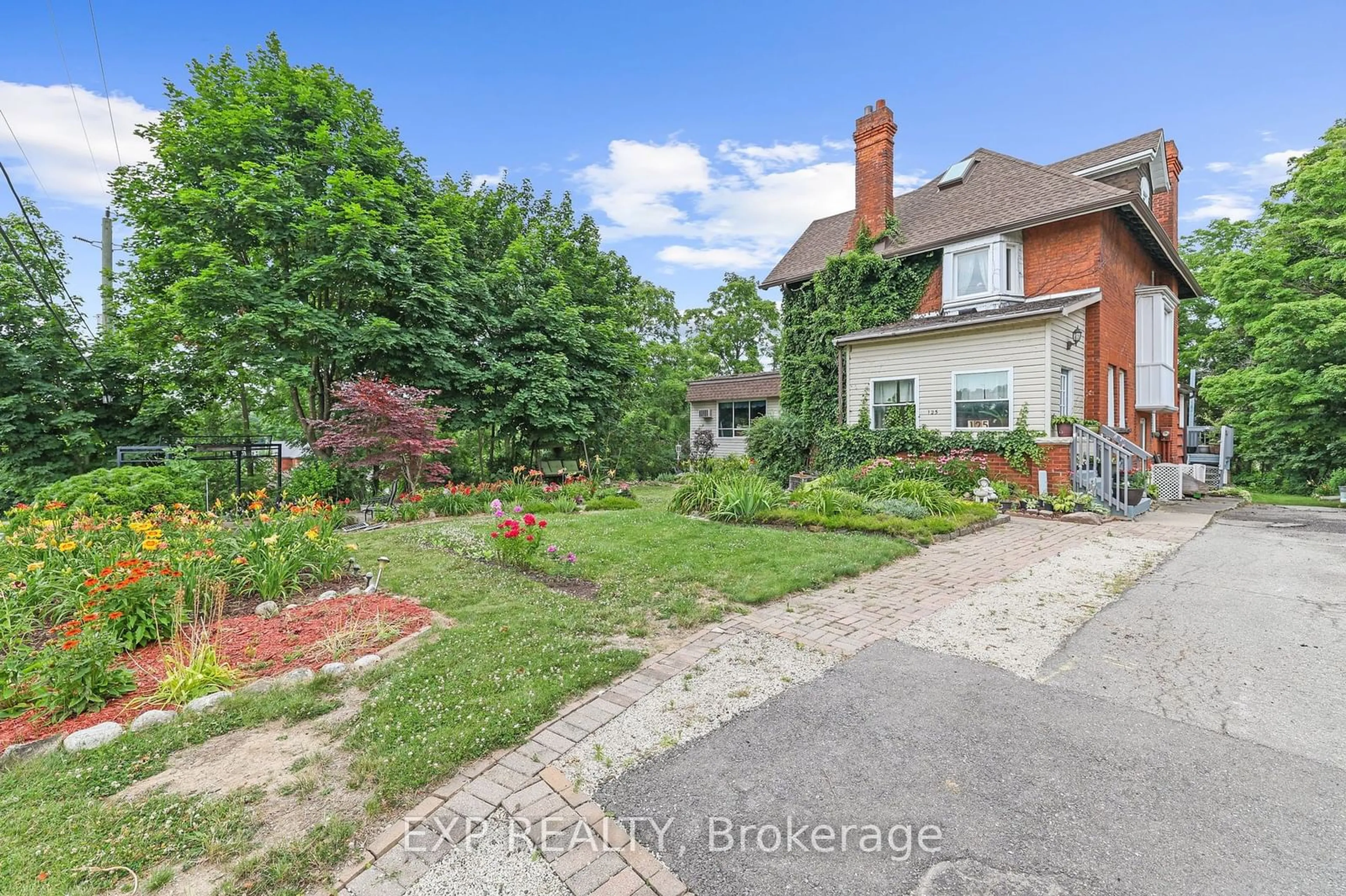 Frontside or backside of a home for 125 Nairne St, Haldimand Ontario N3W 1C4