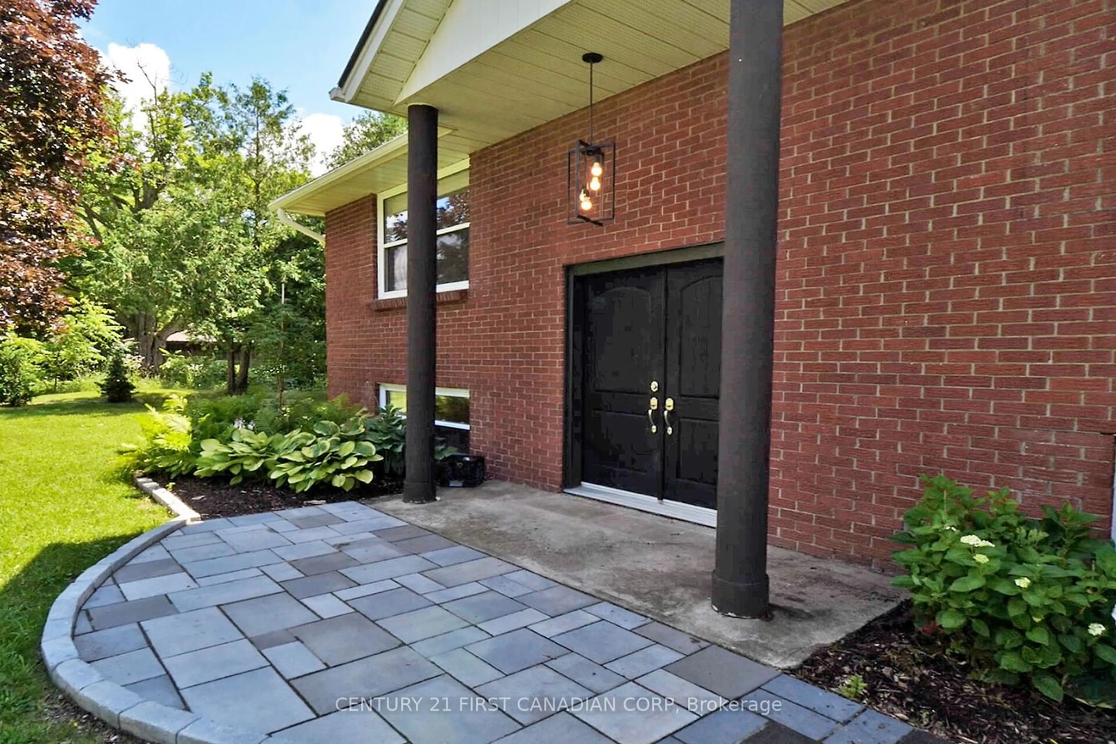 Home with brick exterior material for 6821 Glendon Dr, Strathroy-Caradoc Ontario N0L 1T0