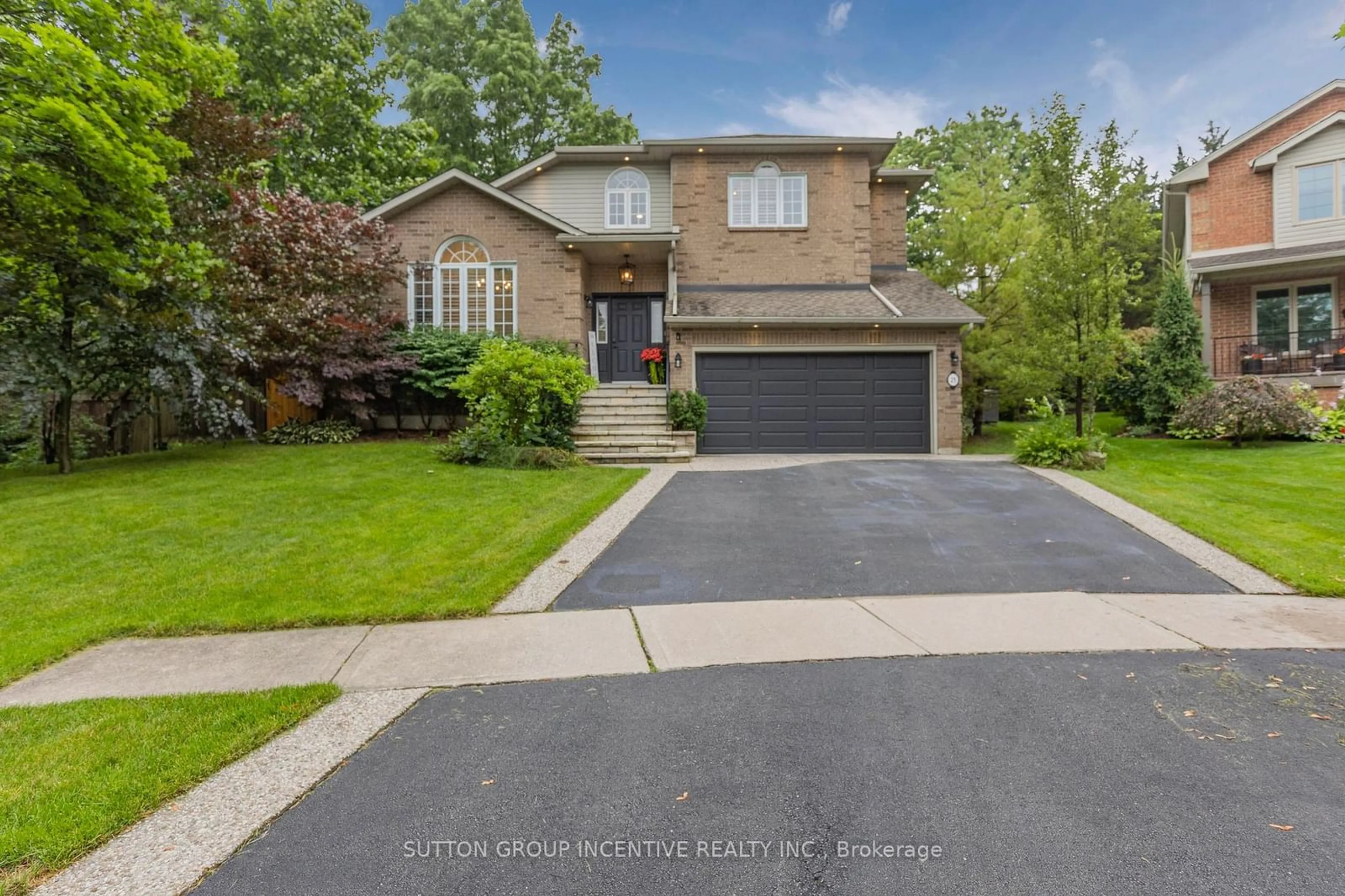 Frontside or backside of a home for 25 Silver Crt, Hamilton Ontario L8B 0H9