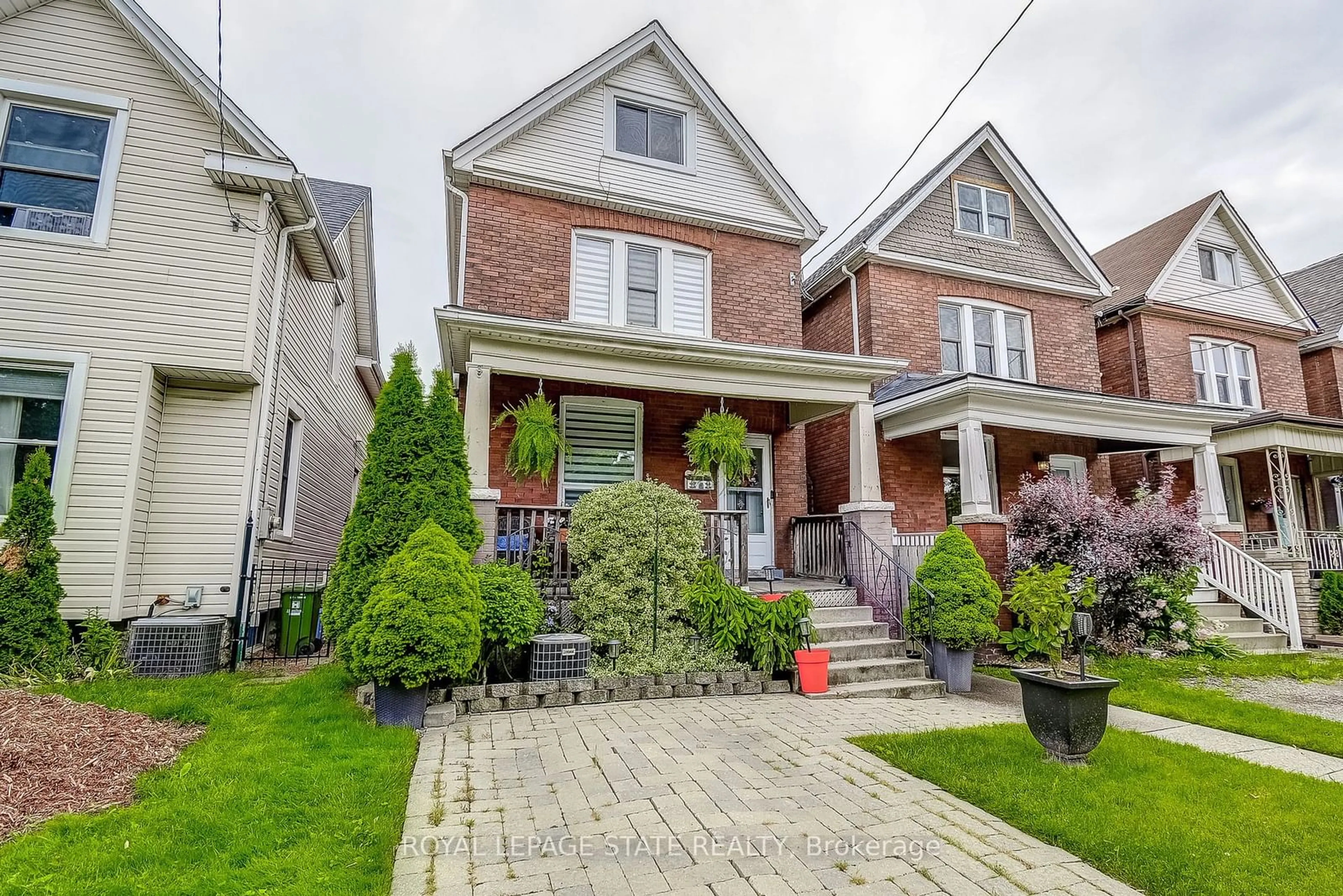 Frontside or backside of a home for 23 East Bend Ave, Hamilton Ontario L8M 3E4