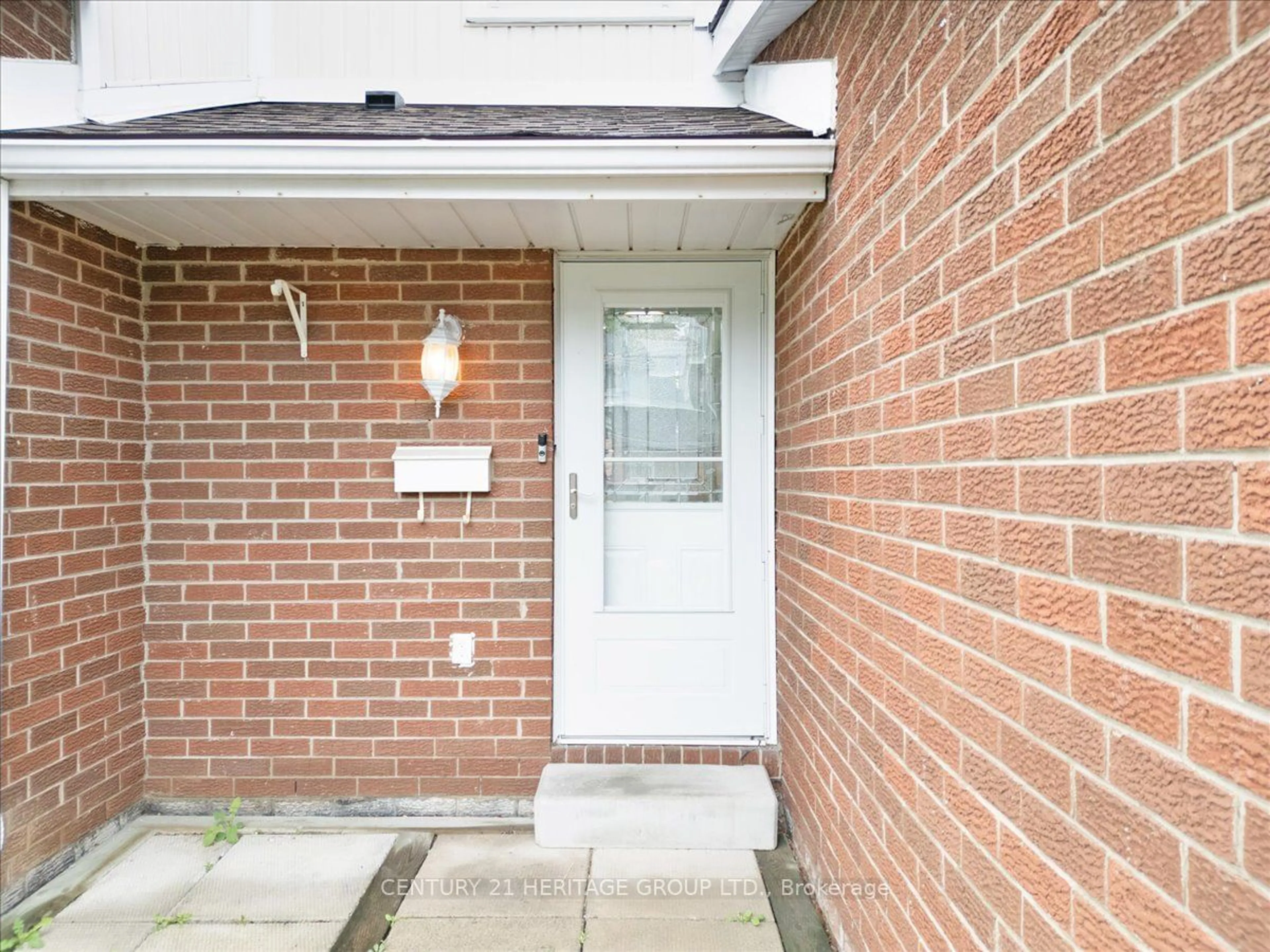 Indoor entryway for 25 Redbury St #45, Hamilton Ontario L8W 1P7