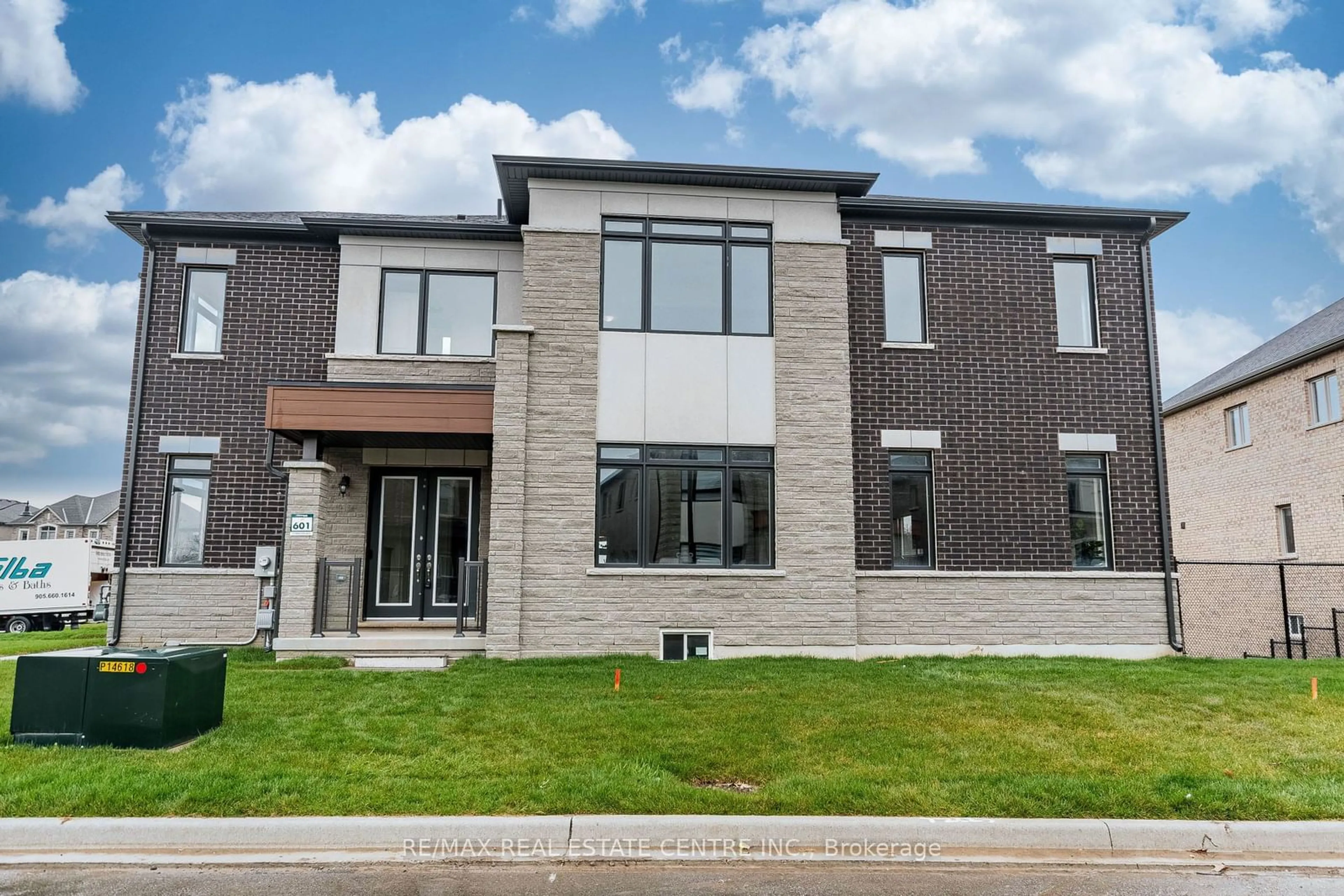 Home with brick exterior material for 77 Pondview Gate, Hamilton Ontario L0R 2H1