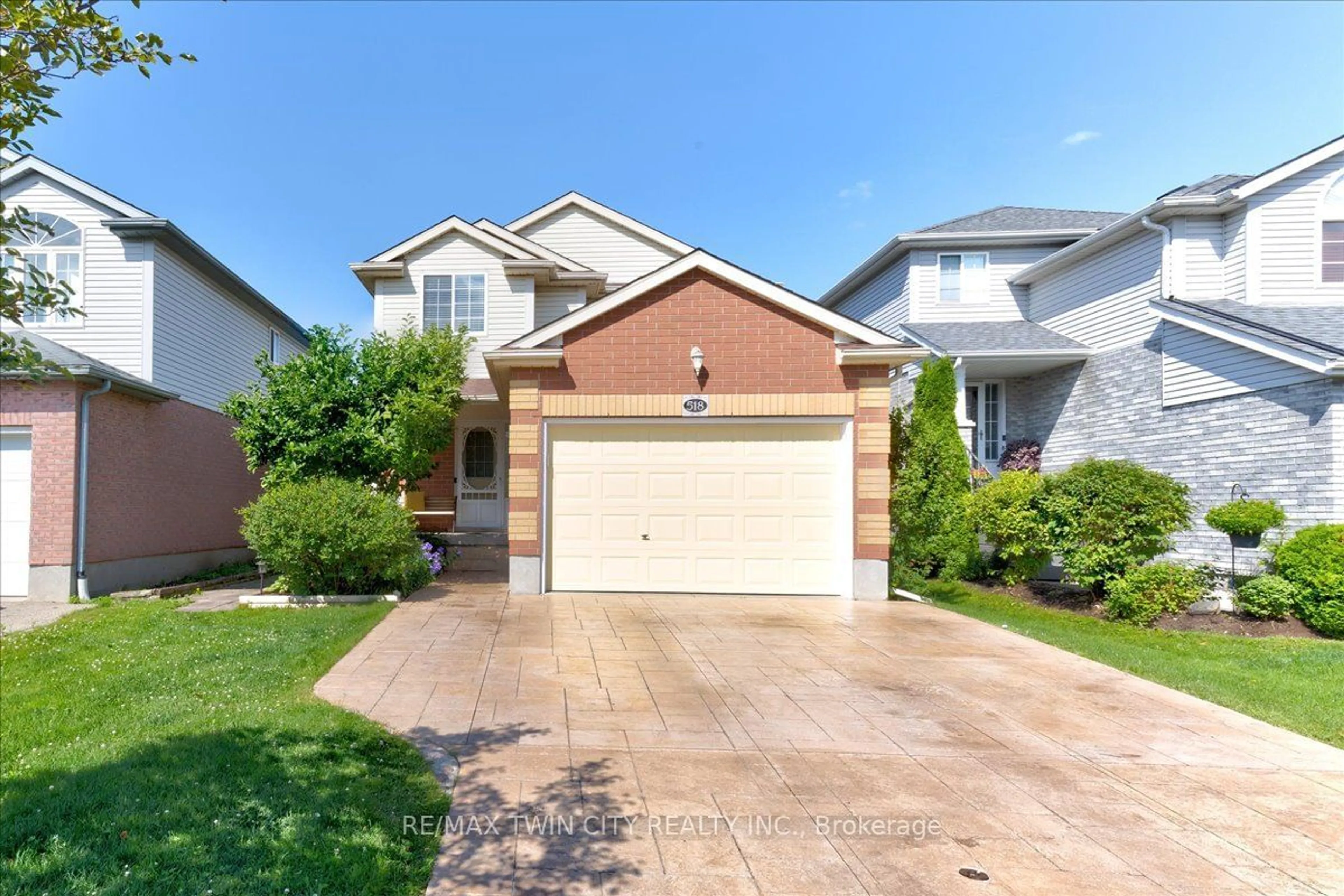 Frontside or backside of a home for 518 Chesapeake Cres, Waterloo Ontario N2K 4G1