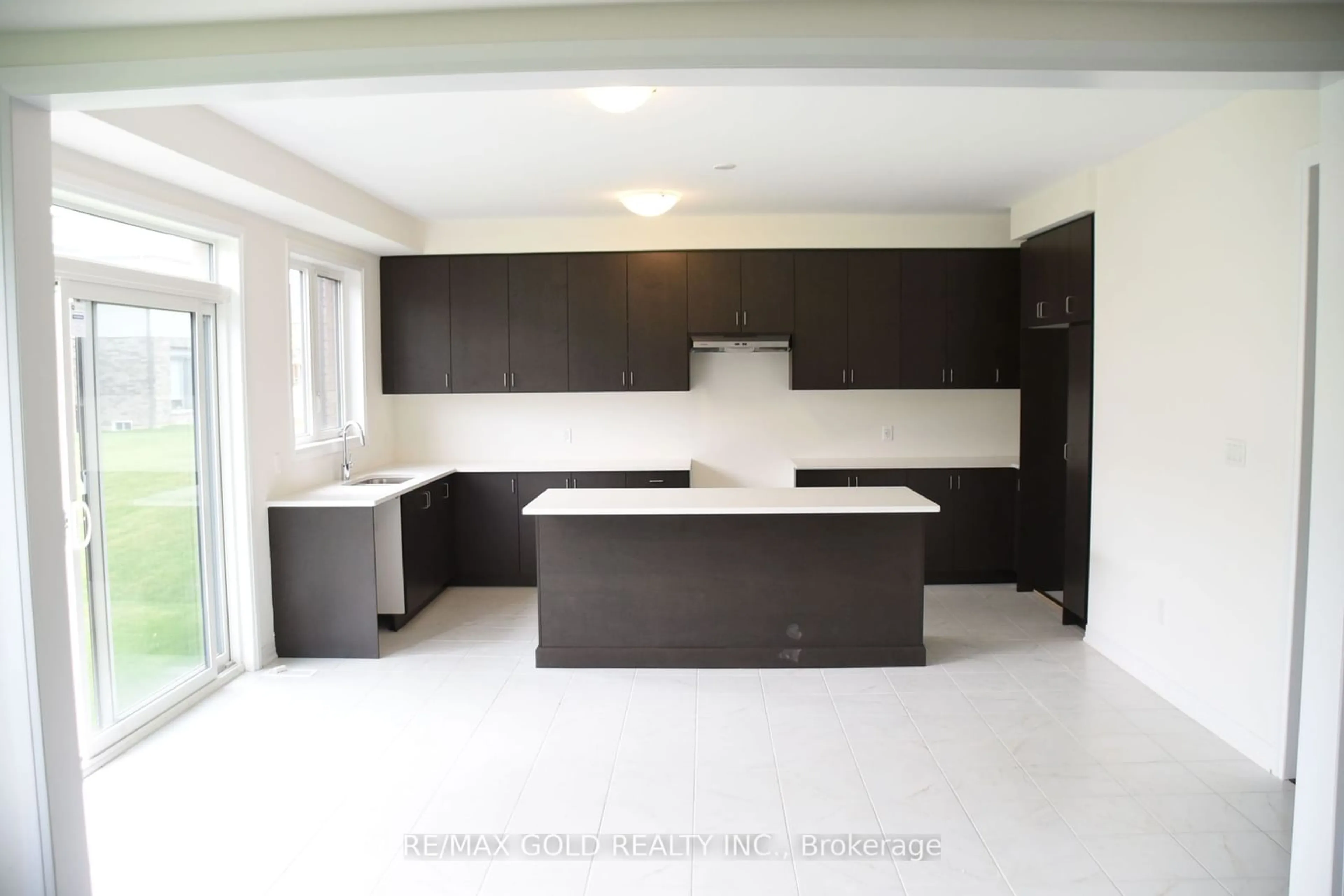 Kitchen for 66 Prince Philip Blvd, North Dumfries Ontario N0B 1E0