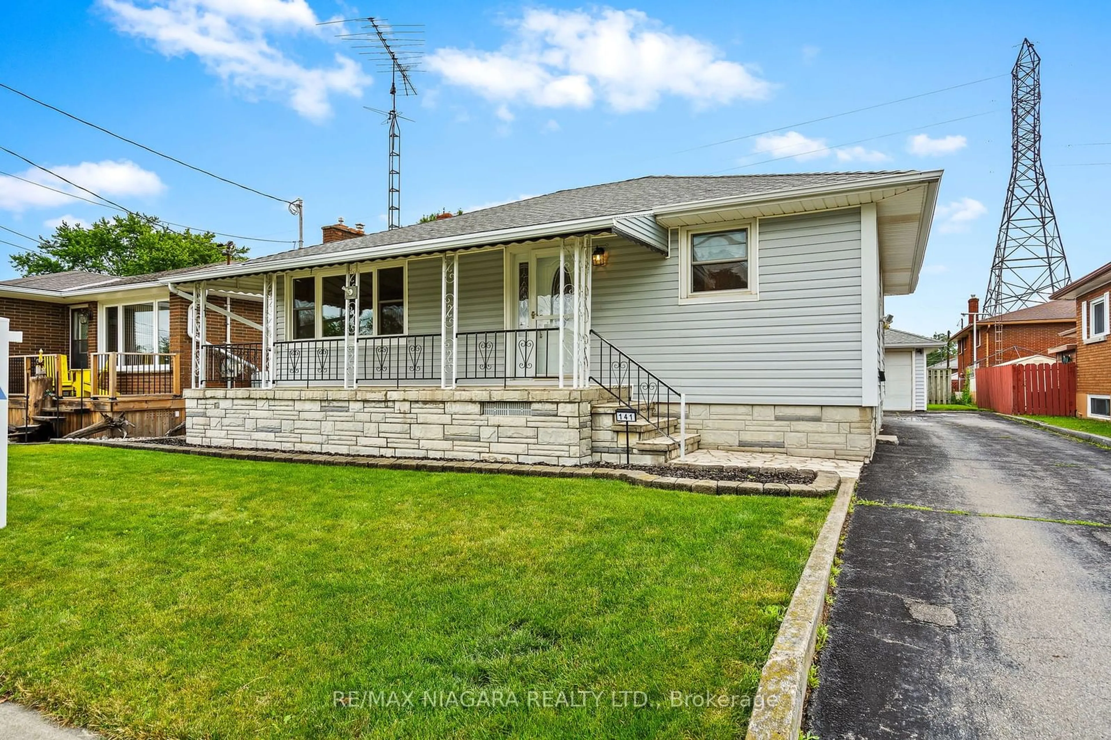 Frontside or backside of a home for 141 Mercury Ave, Port Colborne Ontario L3K 2C8