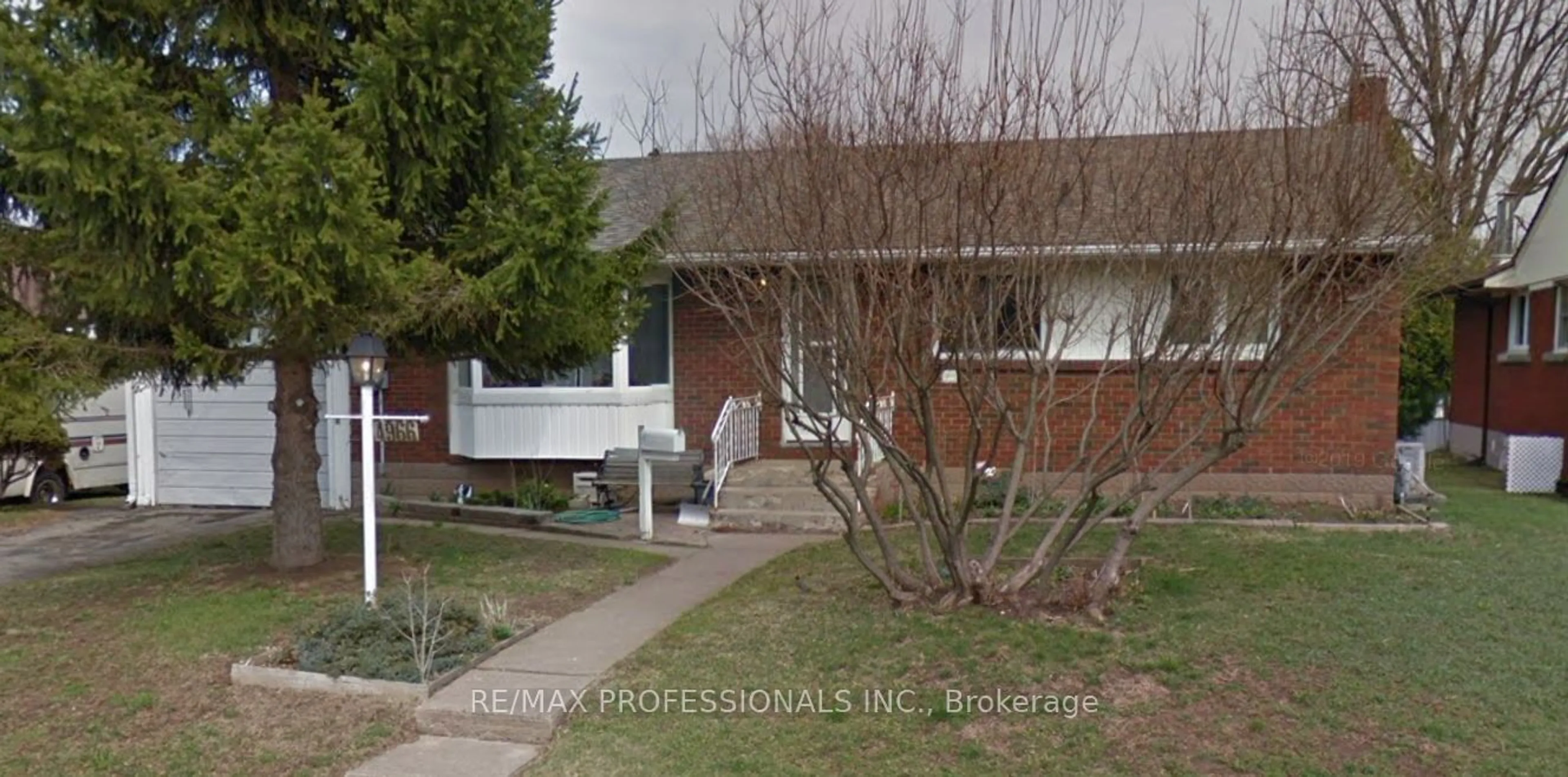 Street view for 4966 Shirley Ave, Niagara Falls Ontario L2E 5B8