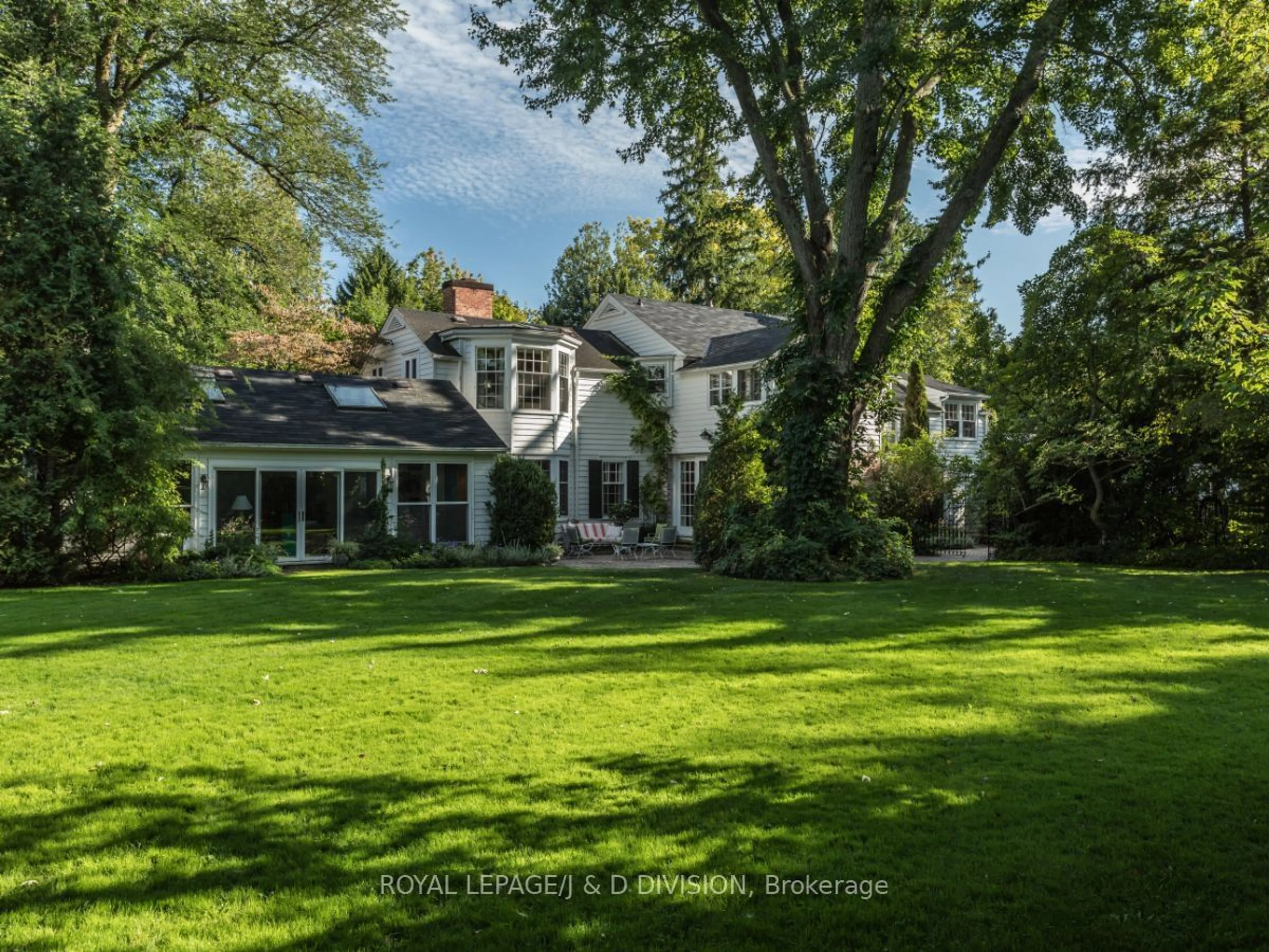 Frontside or backside of a home for 217 Butler St, Niagara-on-the-Lake Ontario L0S 1J0