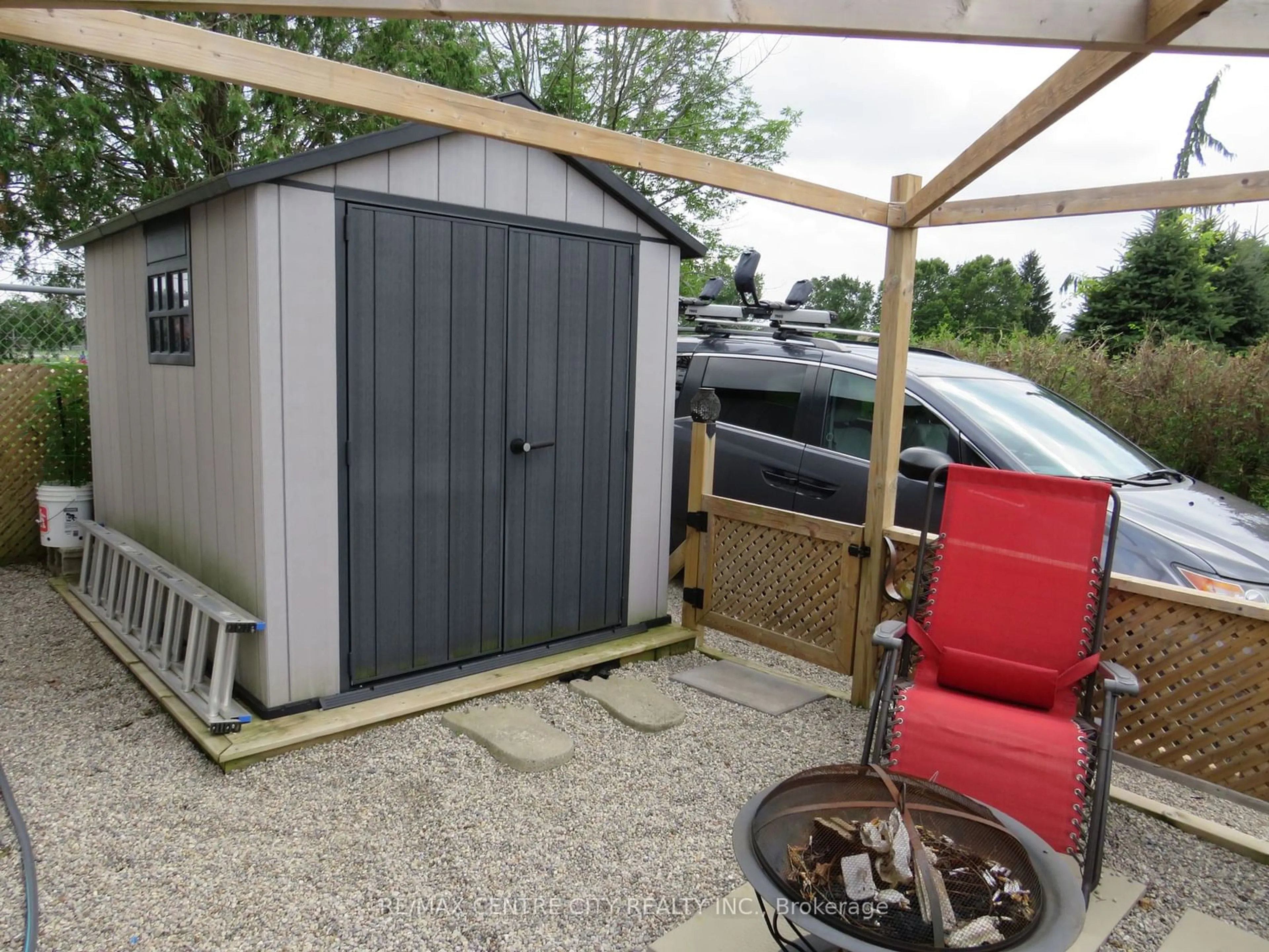 Shed for 2189 Dundas St #32, London Ontario N5V 1H3