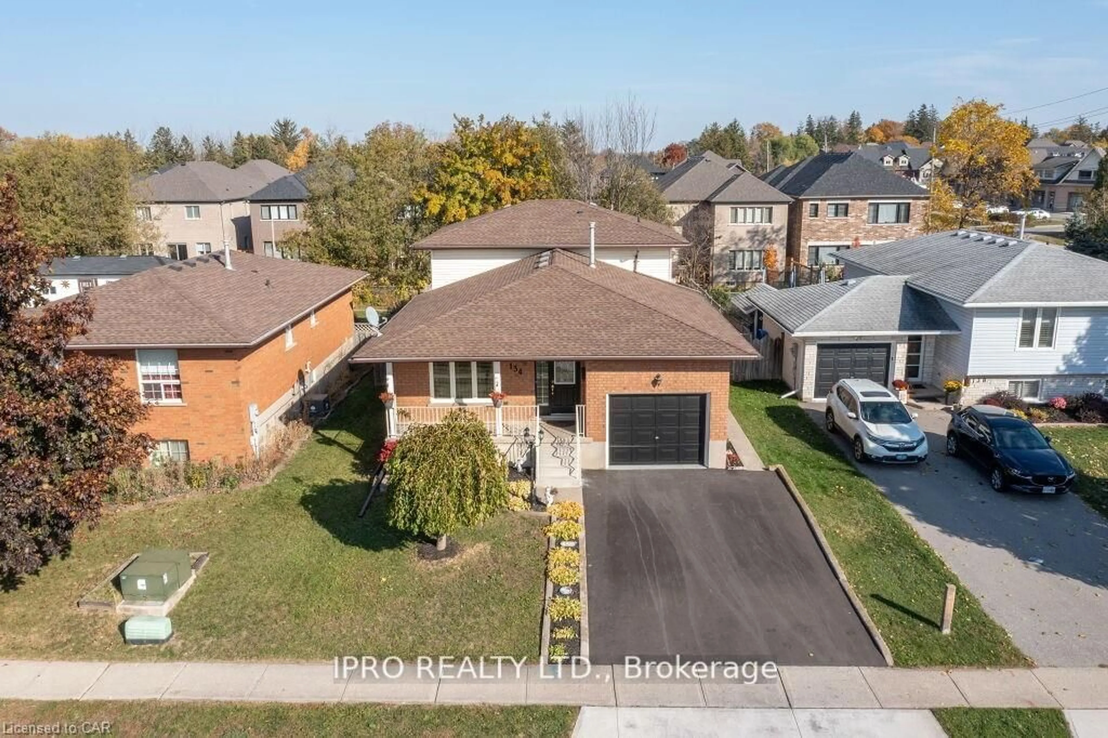 Frontside or backside of a home for 134 Lisbon Pines Dr, Cambridge Ontario N1R 8C7