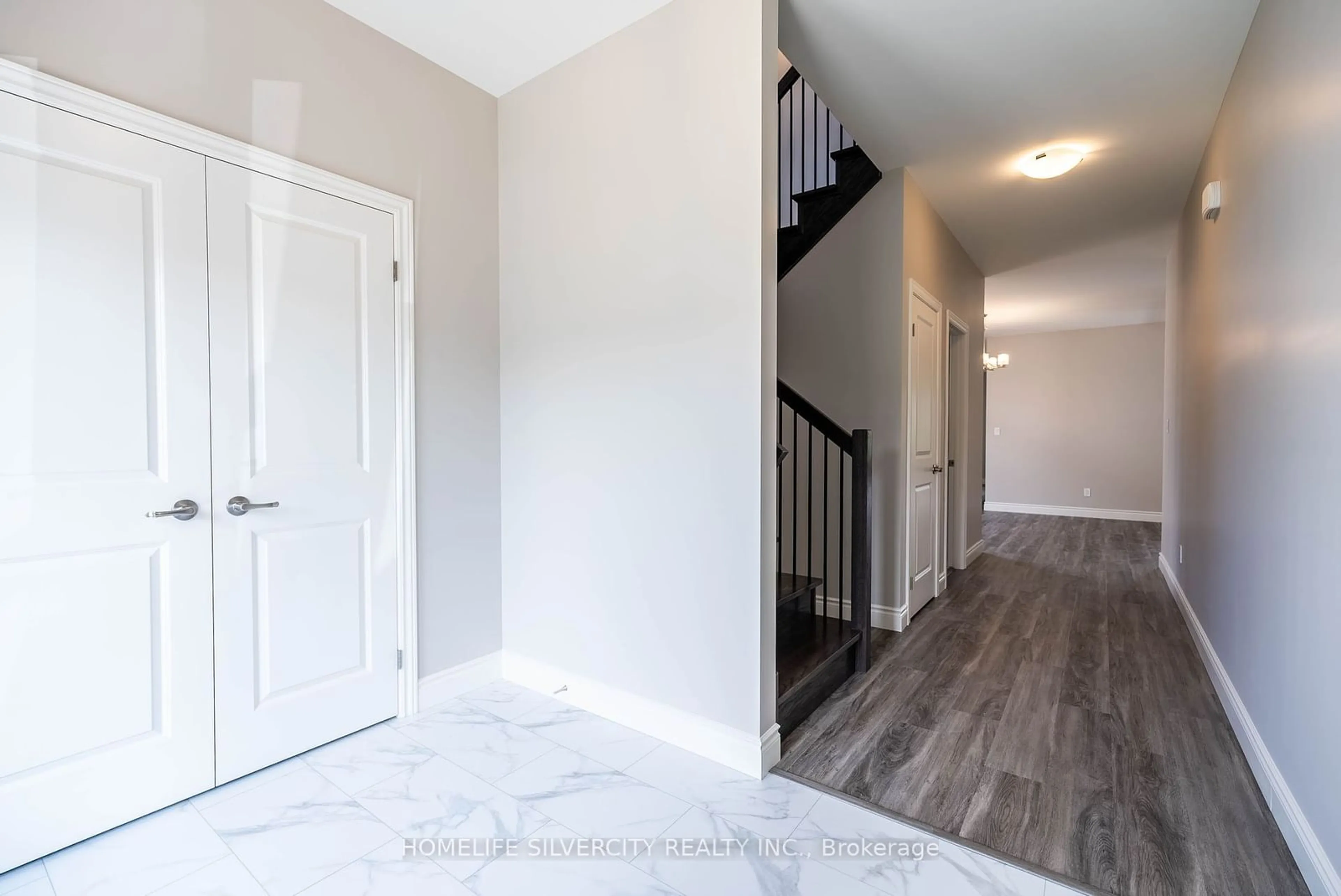 Indoor entryway for 527 Bonaventure Crt, Sudbury Remote Area Ontario P3A 0B4